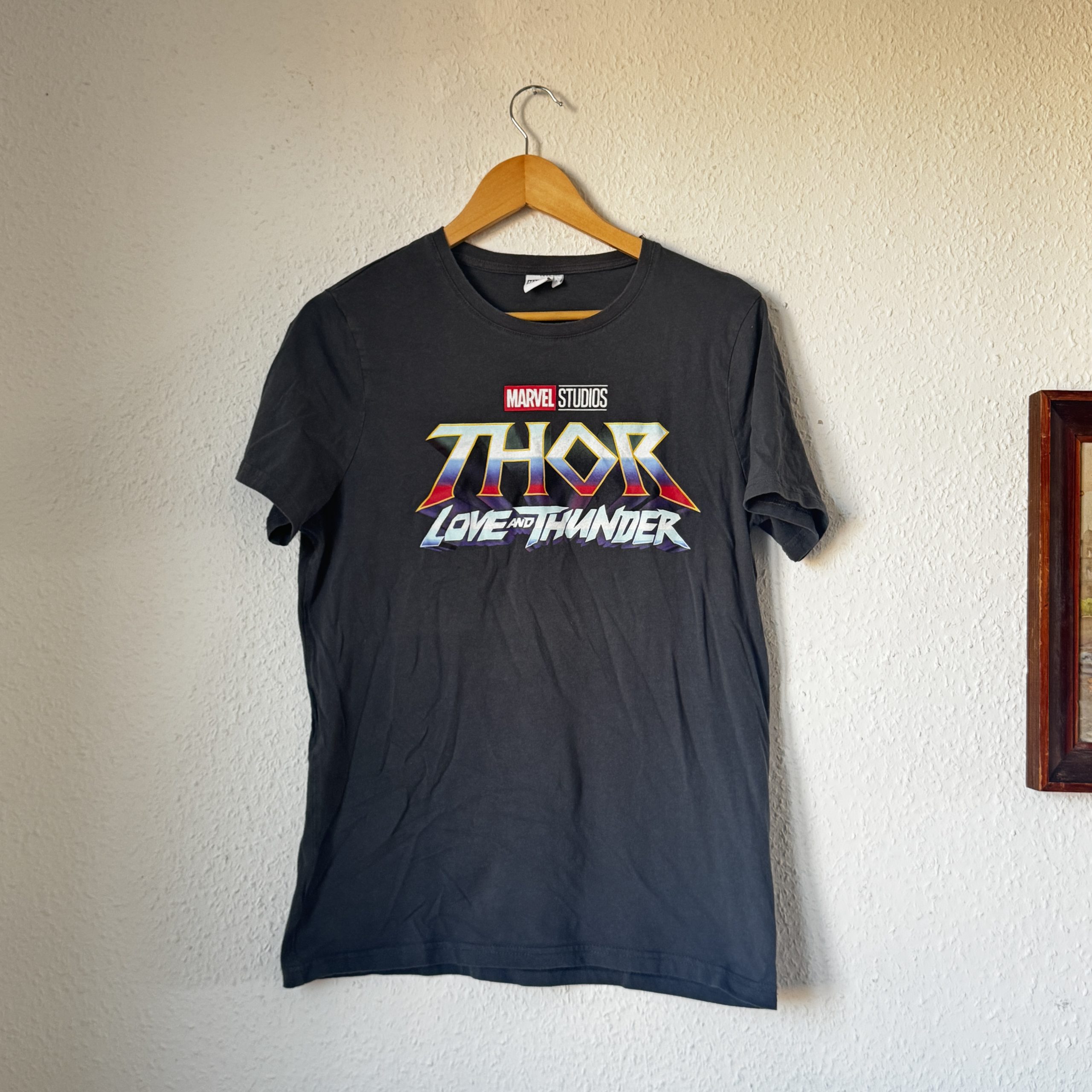Marvel Studios Black Thor Love and Thunder Graphic T-Shirt Medium 1890 image 3