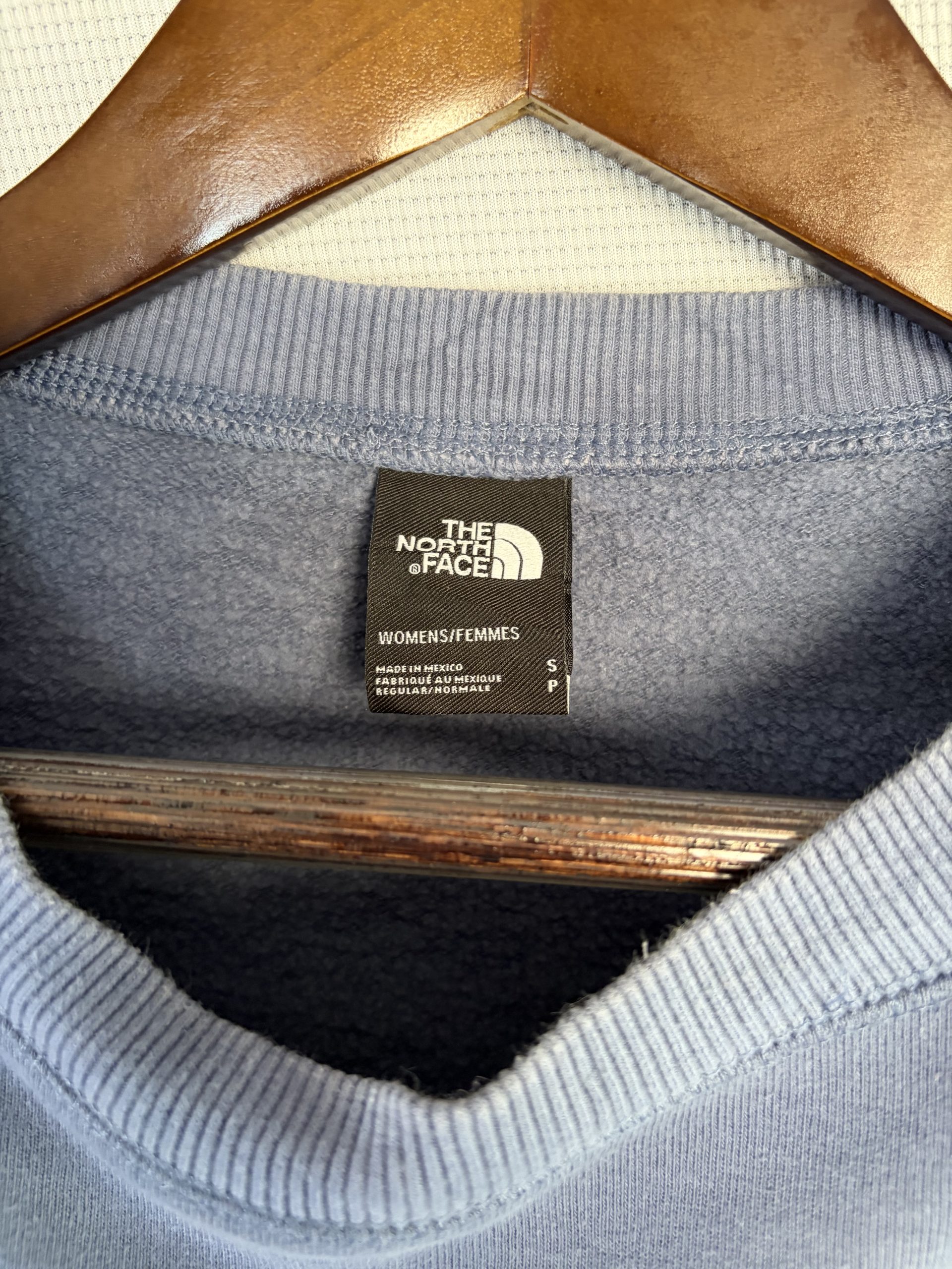 The North Face Women's S Cropped Sweatshirt Slate Blue Embroidered Logo image 2