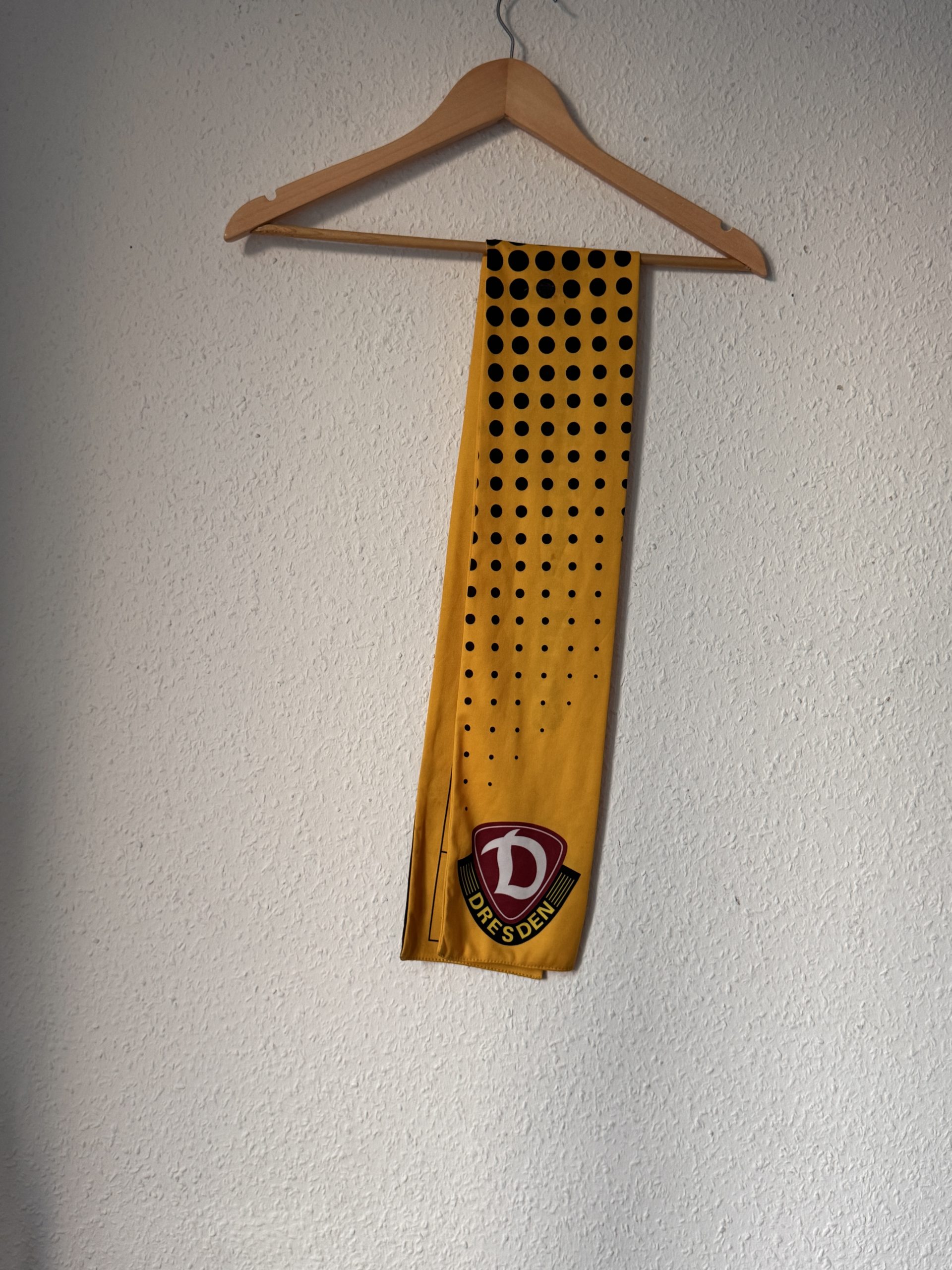 Dresden Yellow Football Fan Scarf Vintage 2009 2959