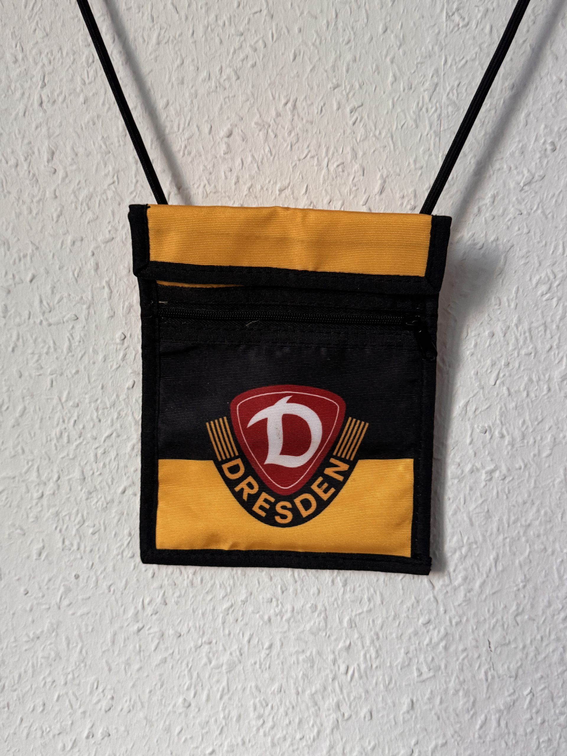 Dresden Black & Yellow Small Sports Face Mask 2960 image 3