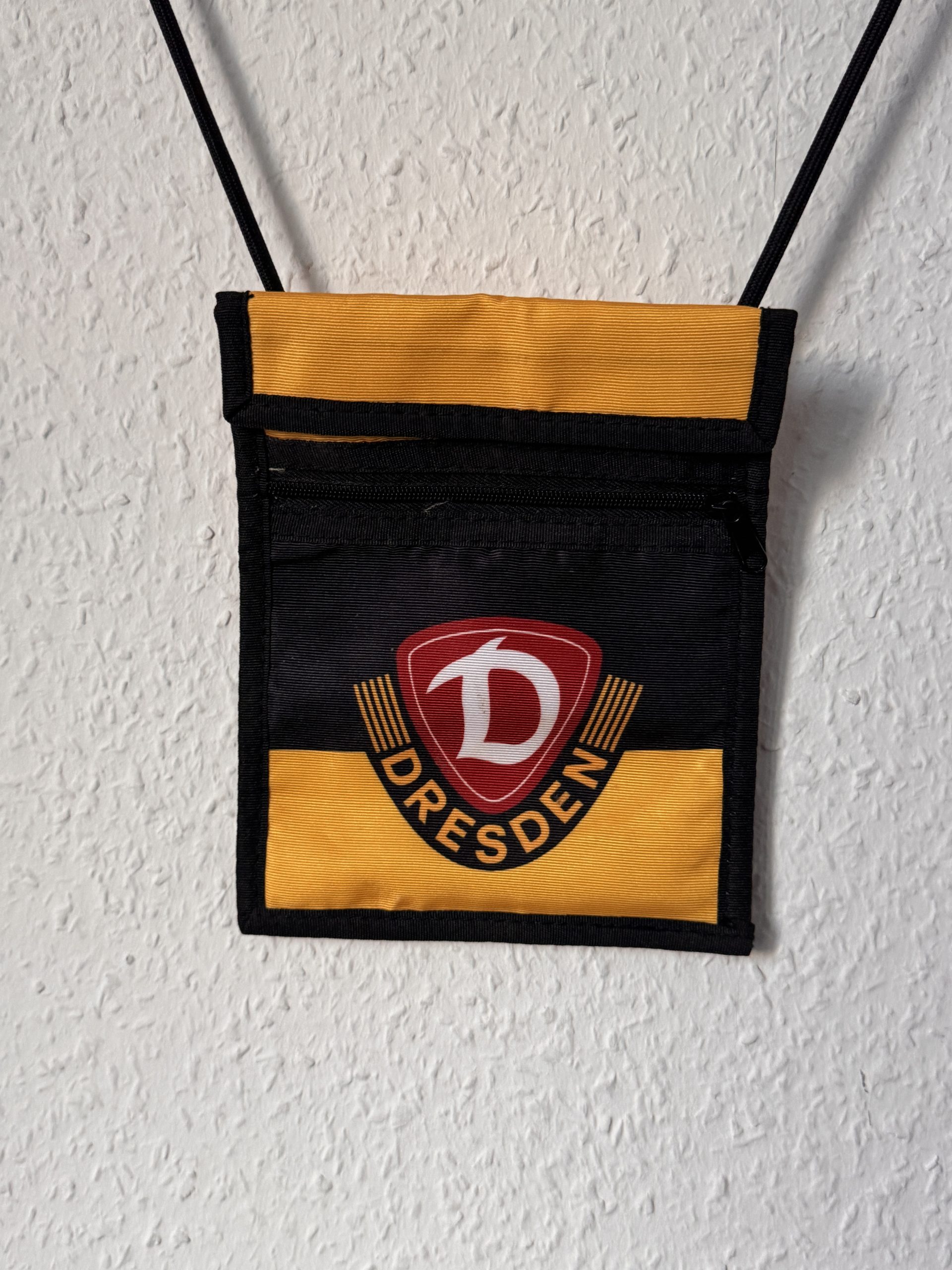 Dresden Black & Yellow Small Sports Face Mask 2960 image 4