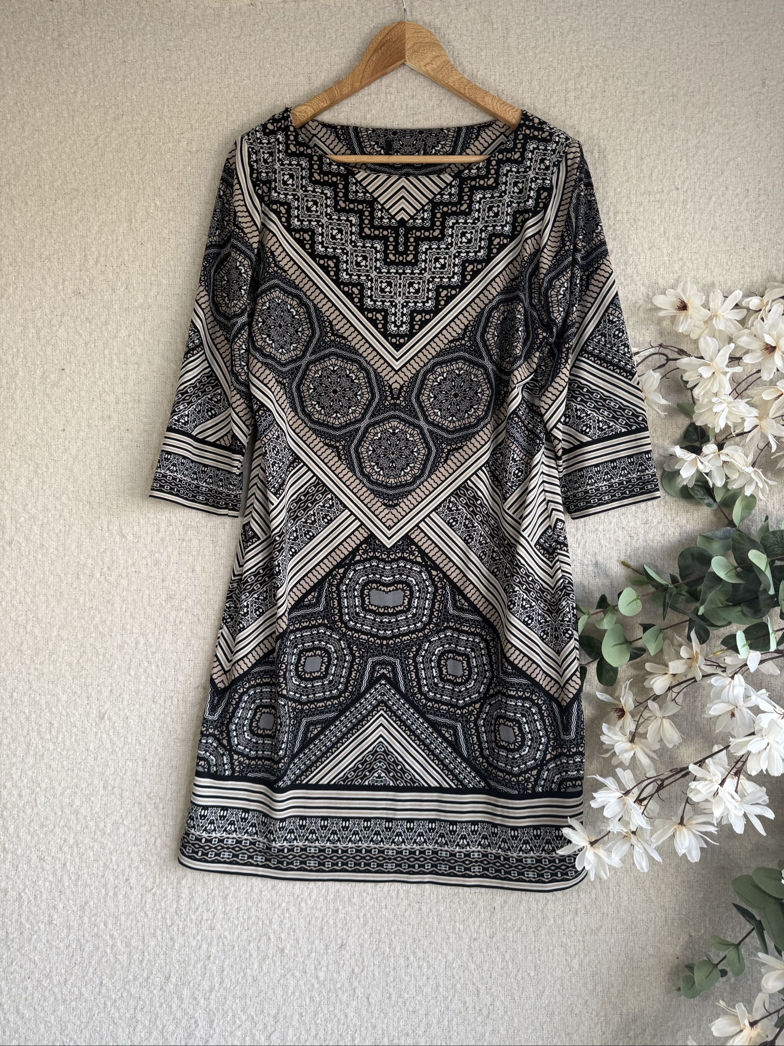 Black & Beige Patterned Stretch Dress UK Medium Elegant Casual Wear