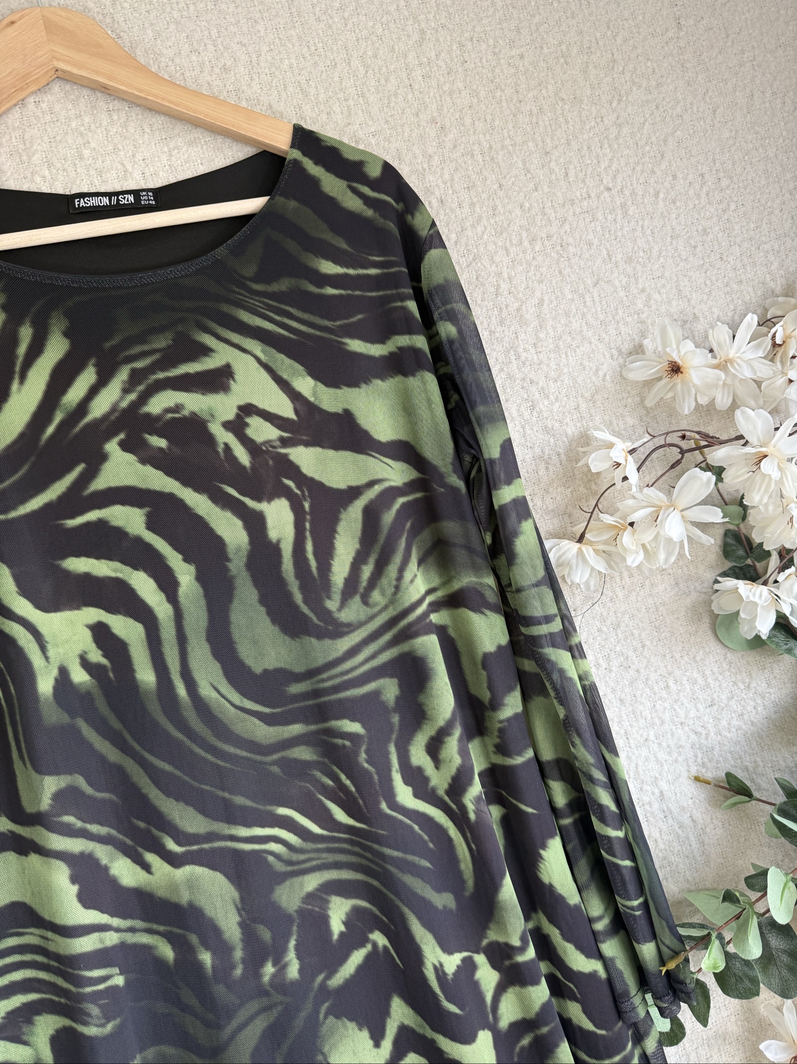 Fashion SZN Green & Black Animal Print Long Sleeve Midi Dress UK 18 image 3