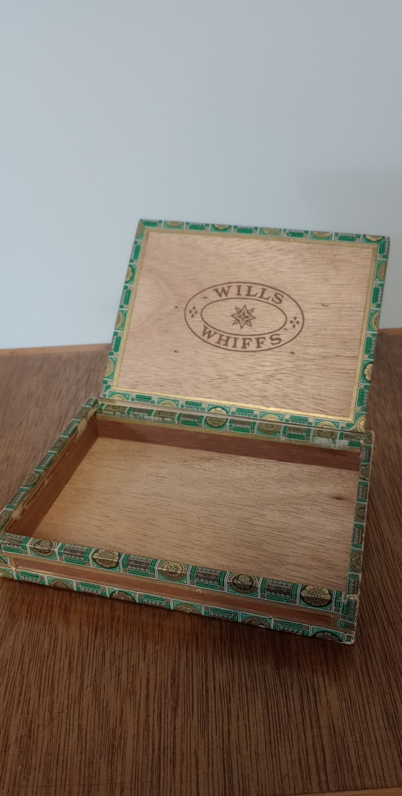 Wills Whiffs Vintage Wooden Cigar Box 15 cm