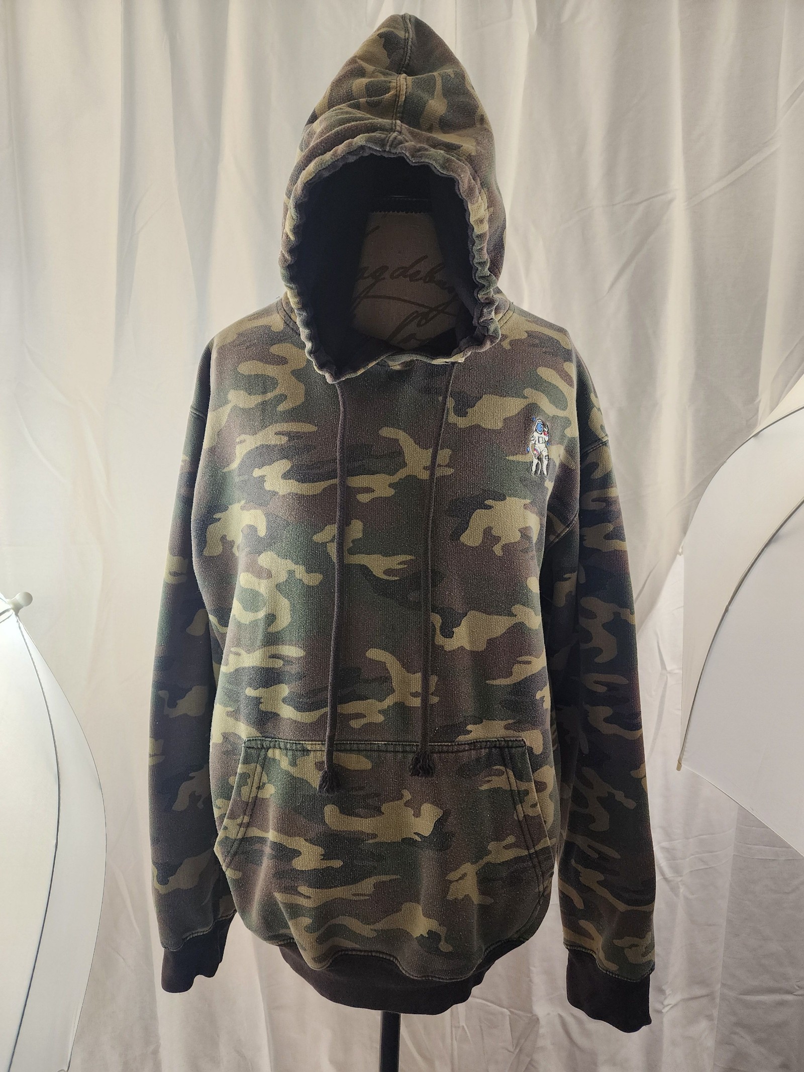Eighty Eight Camouflage Hoodie Large Cozy Lined Pullover with Astronaut Embroidery
