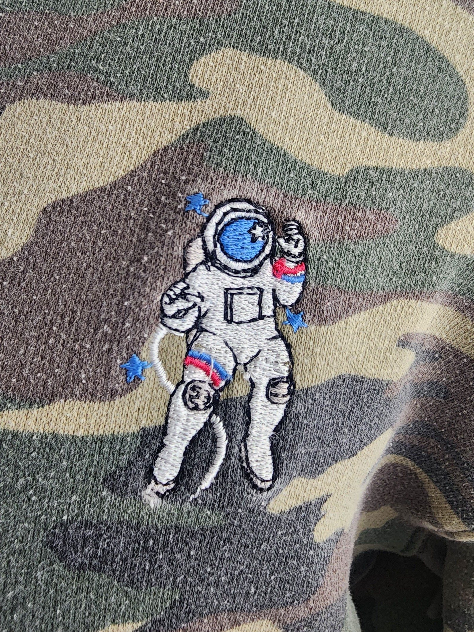 Eighty Eight Camouflage Hoodie Large Cozy Lined Pullover with Astronaut Embroidery image 3