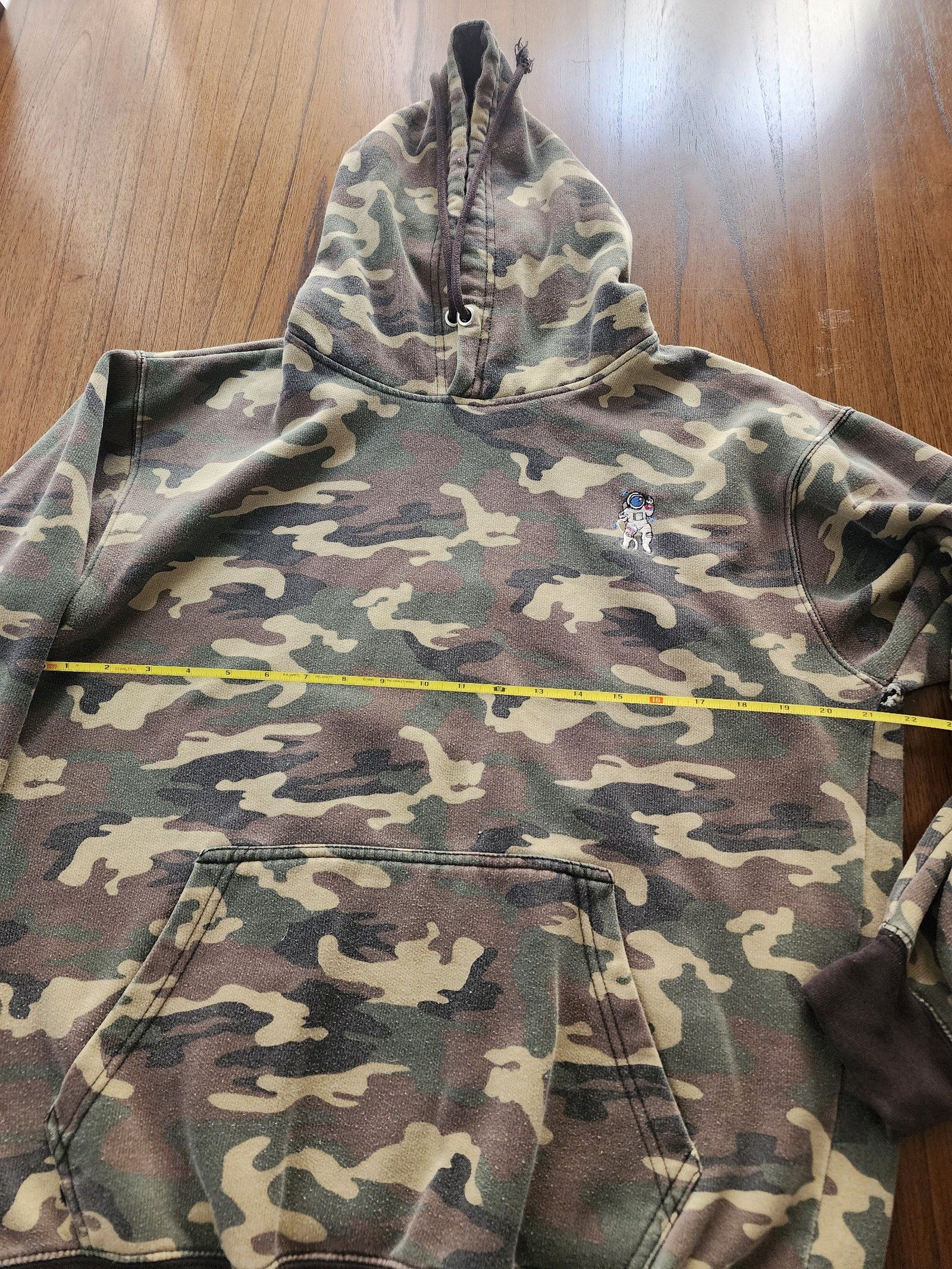 Eighty Eight Camouflage Hoodie Large Cozy Lined Pullover with Astronaut Embroidery image 7