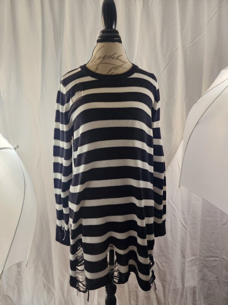 Unbranded Black & White Striped Distressed Sweater M