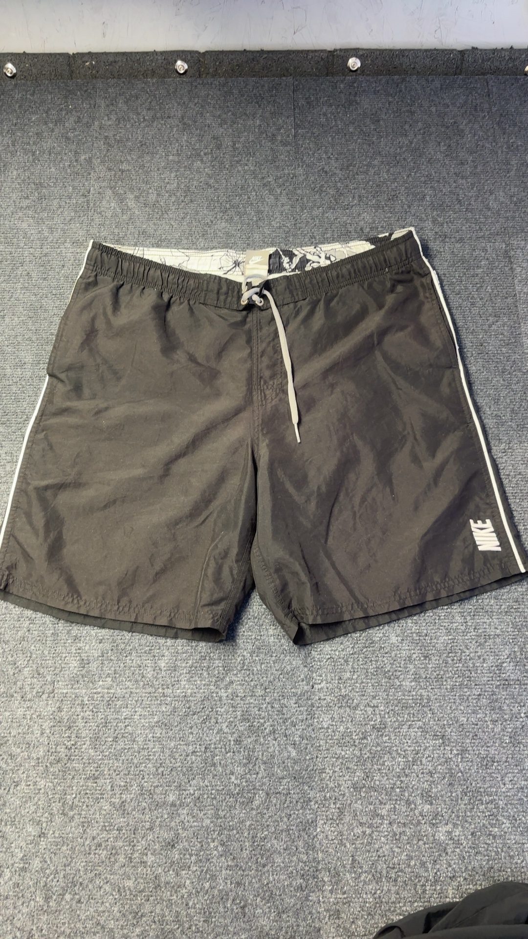 Nike Black & Grey Floral Swim Shorts Large Elastic Waistband