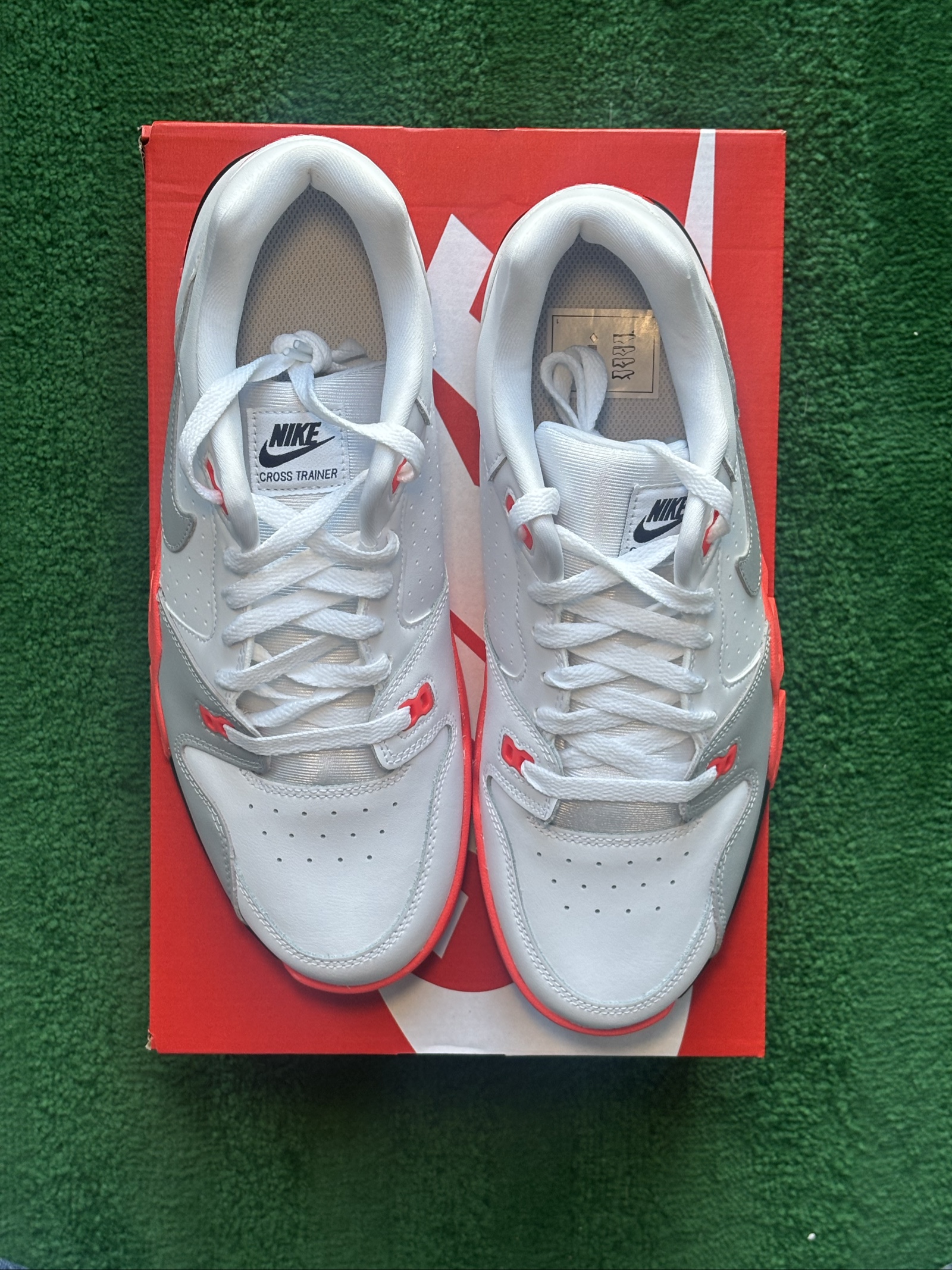 UK 9.5 Nike Cross Trainer | White Crimson Red CQ9182-105 image 4