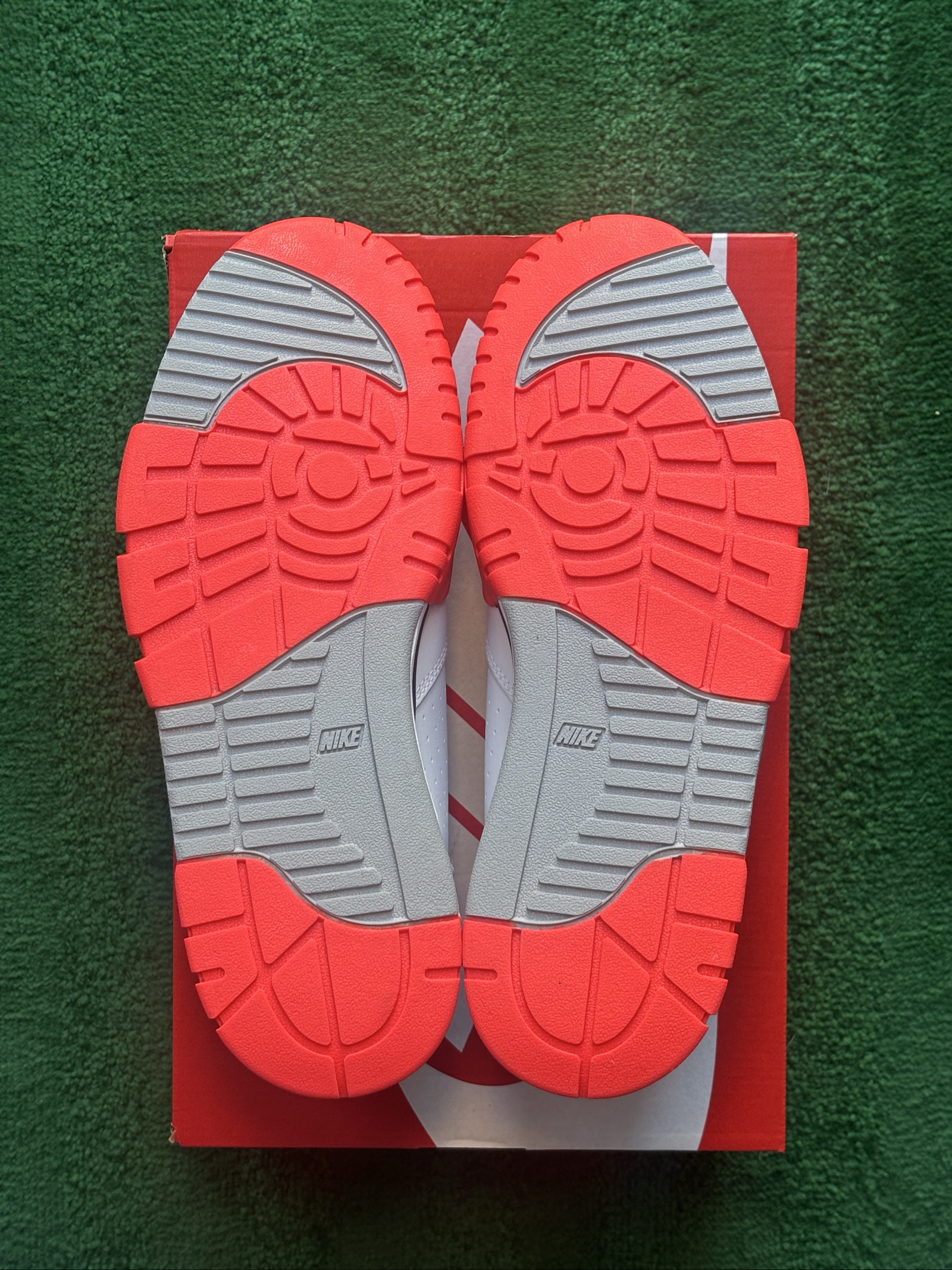 UK 9.5 Nike Cross Trainer | White Crimson Red CQ9182-105 image 5