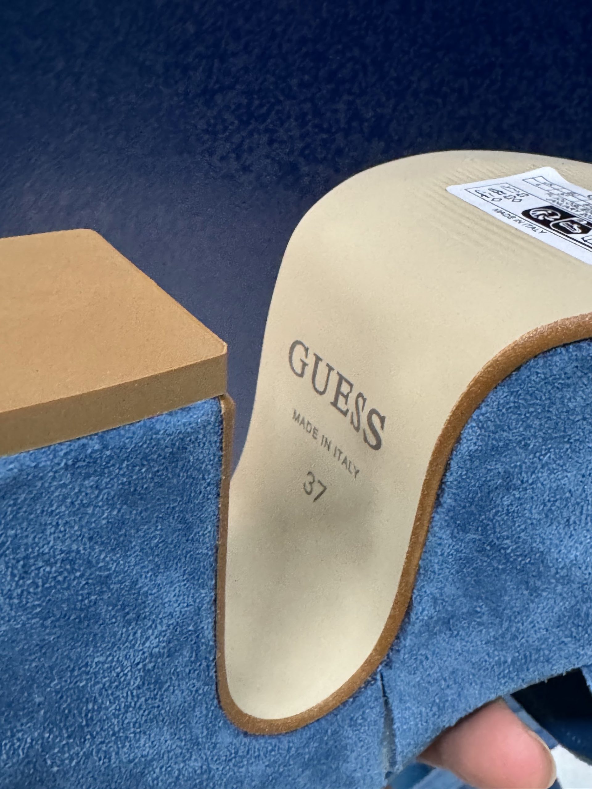 Sandalias de plataforma Guess – Ante azul denim, talla 37, como nuevas image 3