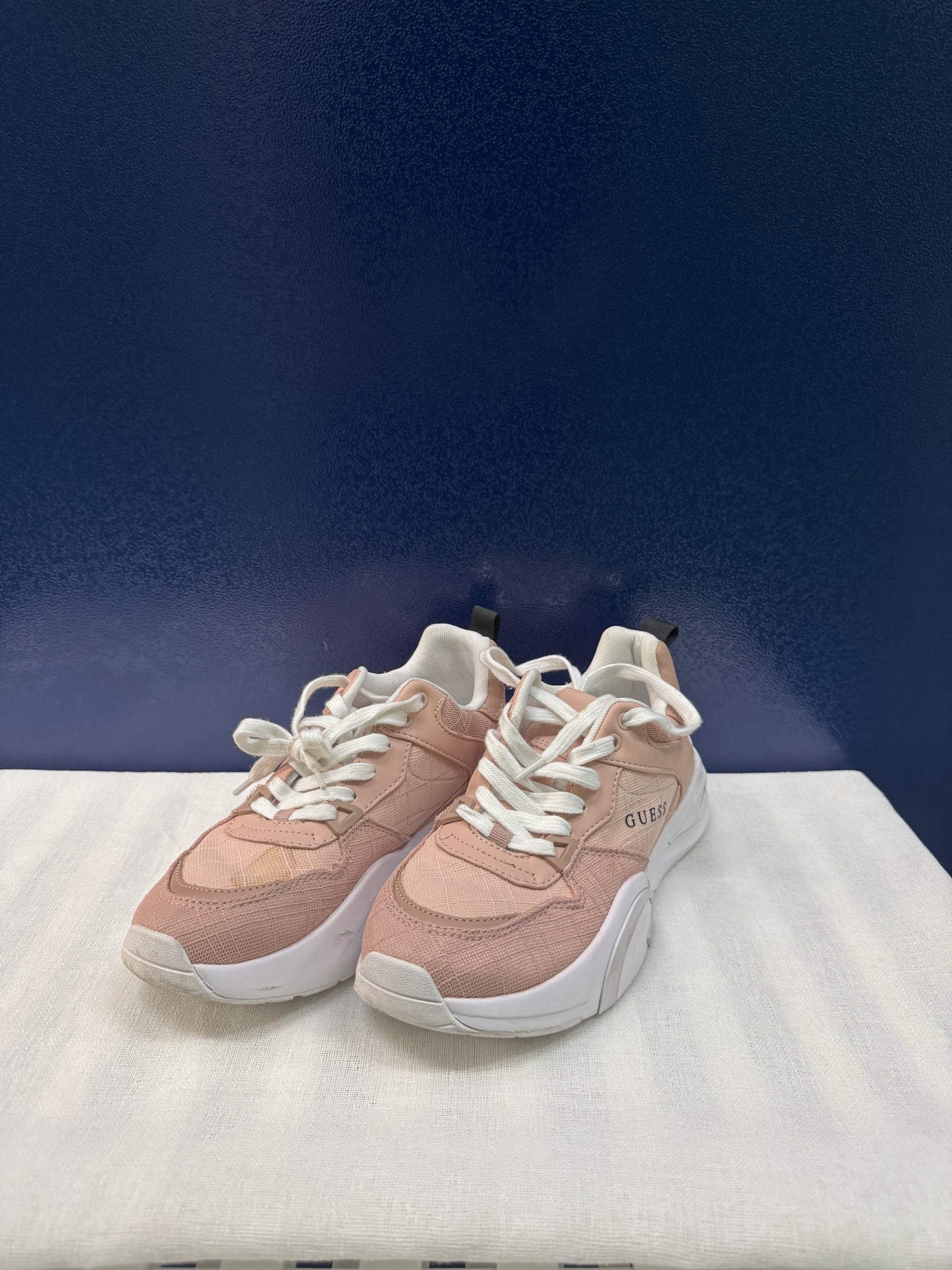 Zapatillas Guess Bestie (FL5BTSFAB12) – Rosa palo, talla 38, poco uso