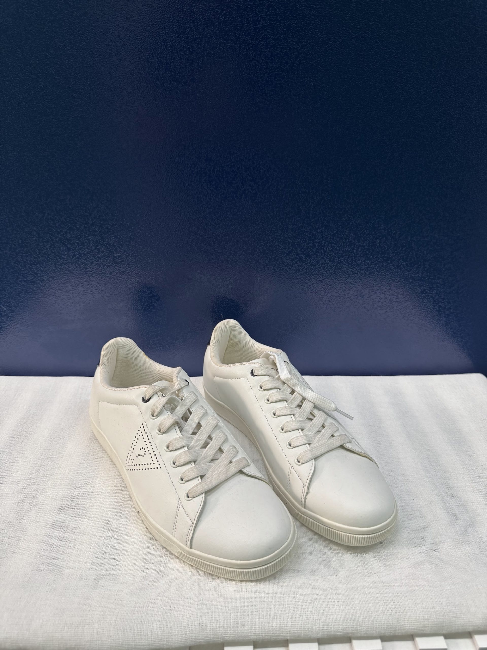 Zapatillas Guess (FM8NEAELE12) – Blanco, talla 42, poco uso