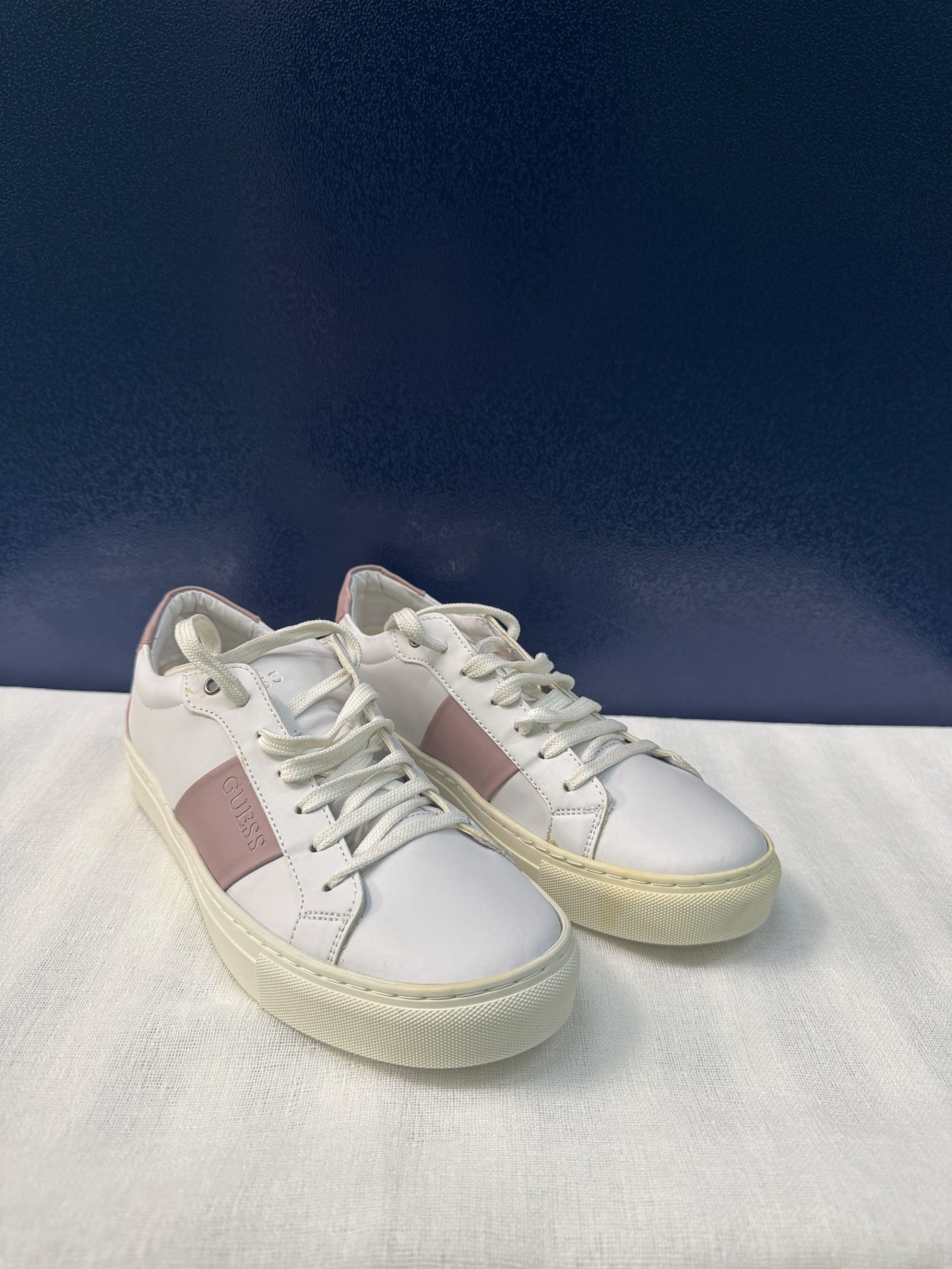 Zapatillas Guess Todi (FL6TODELE12) – Blanco/rosa, talla 39, poco uso