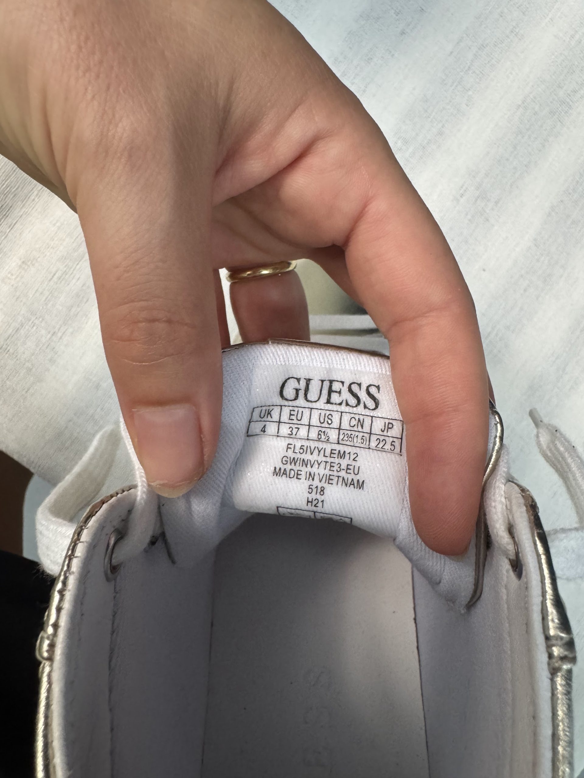 Sneakers altas Guess Ivy (FL5IVYLEM12) – Dorado, talla 37, como nuevas image 3