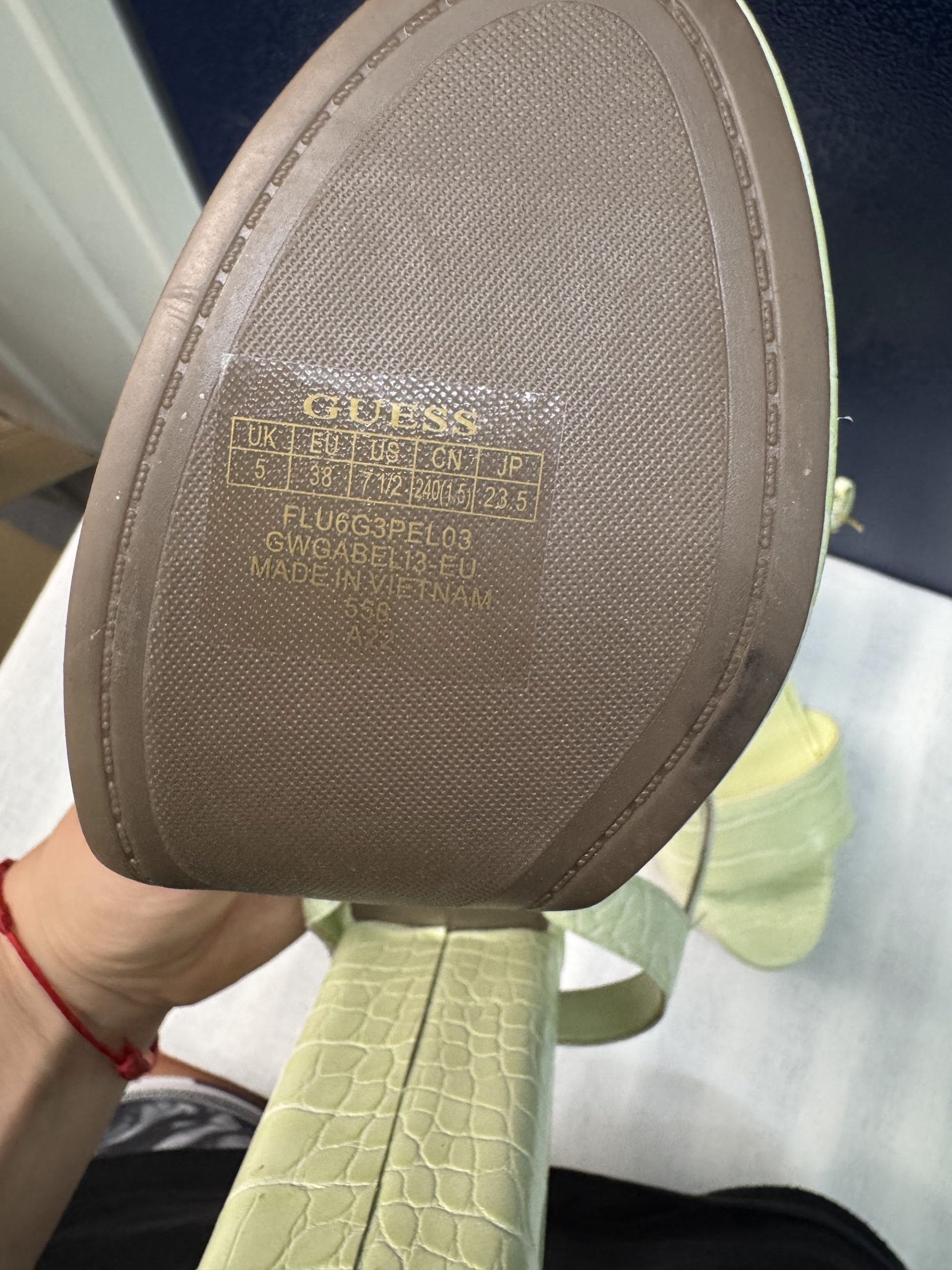 Sandalias plataforma Guess Gabelle – Verde pistacho, talla 38, como nuevas image 3