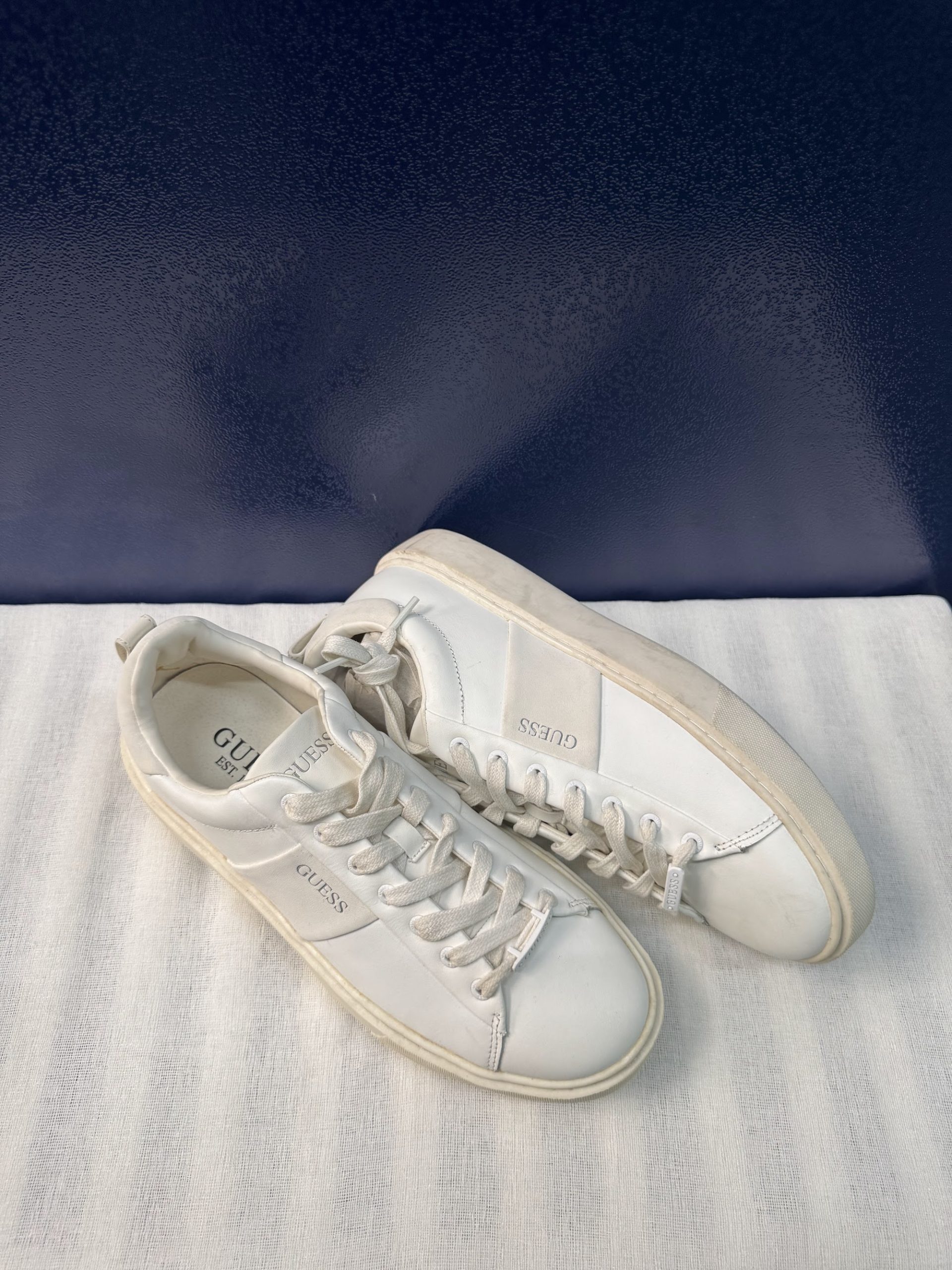 Zapatillas Guess Vice (FM5VICLEA12) – Blanco/marfil, talla 42, usadas image 2