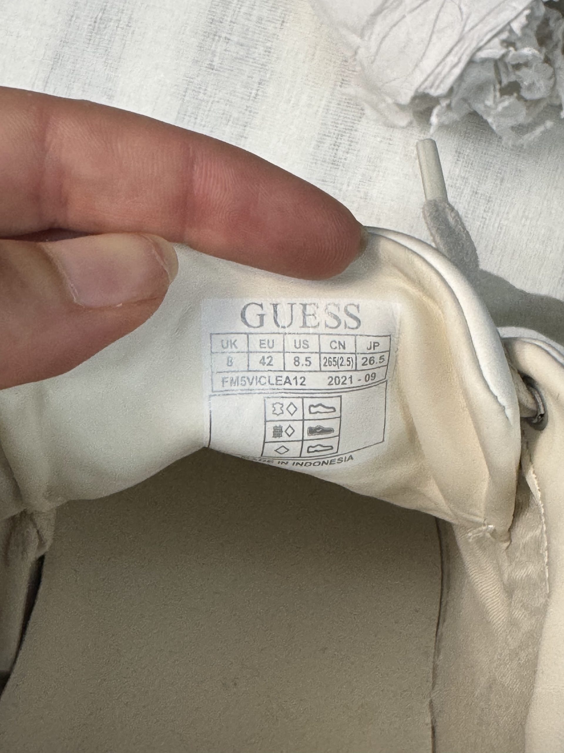 Zapatillas Guess Vice (FM5VICLEA12) – Blanco/marfil, talla 42, usadas image 3