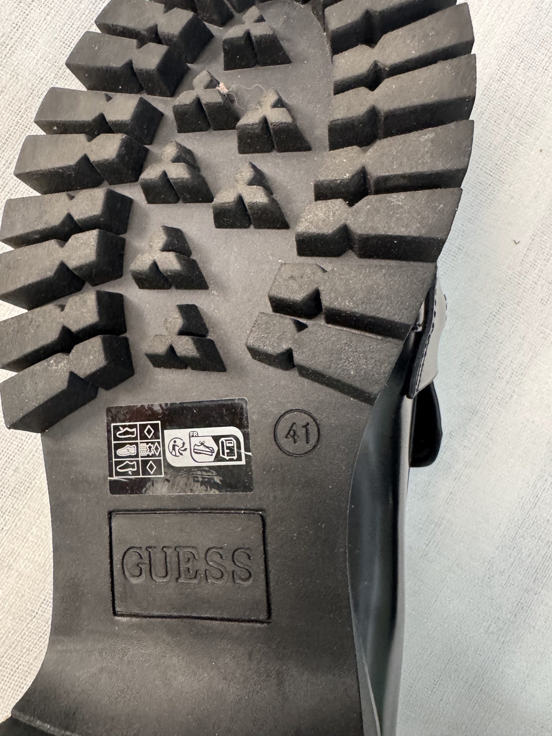 Mocasines plataforma Guess con cadena – Negro, talla 41, como nuevos image 3