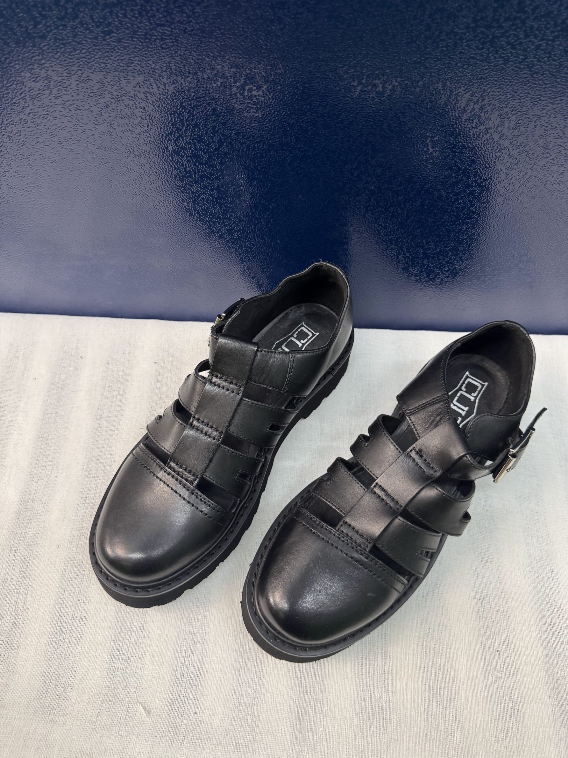 Sandalias cangrejeras CULT de piel – Negro, talla 40, como nuevas image 2