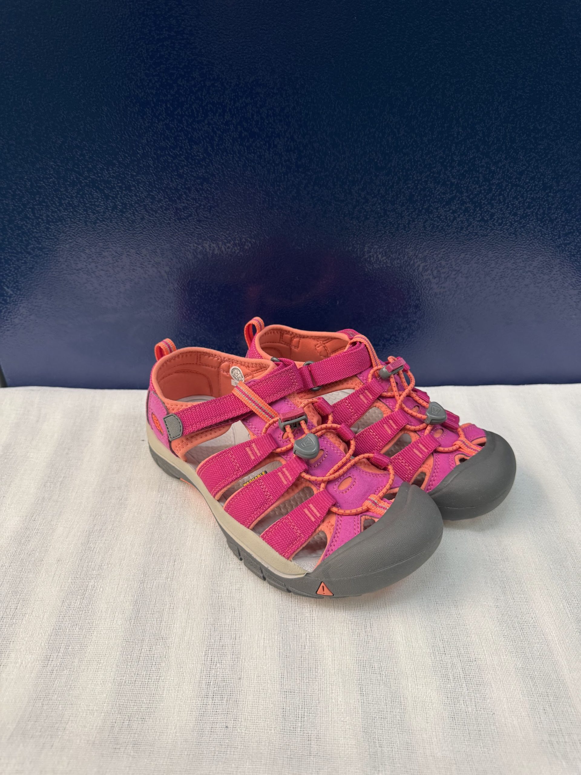 Sandalias Keen Newport H2 – Coral/fucsia, talla 37, nuevas