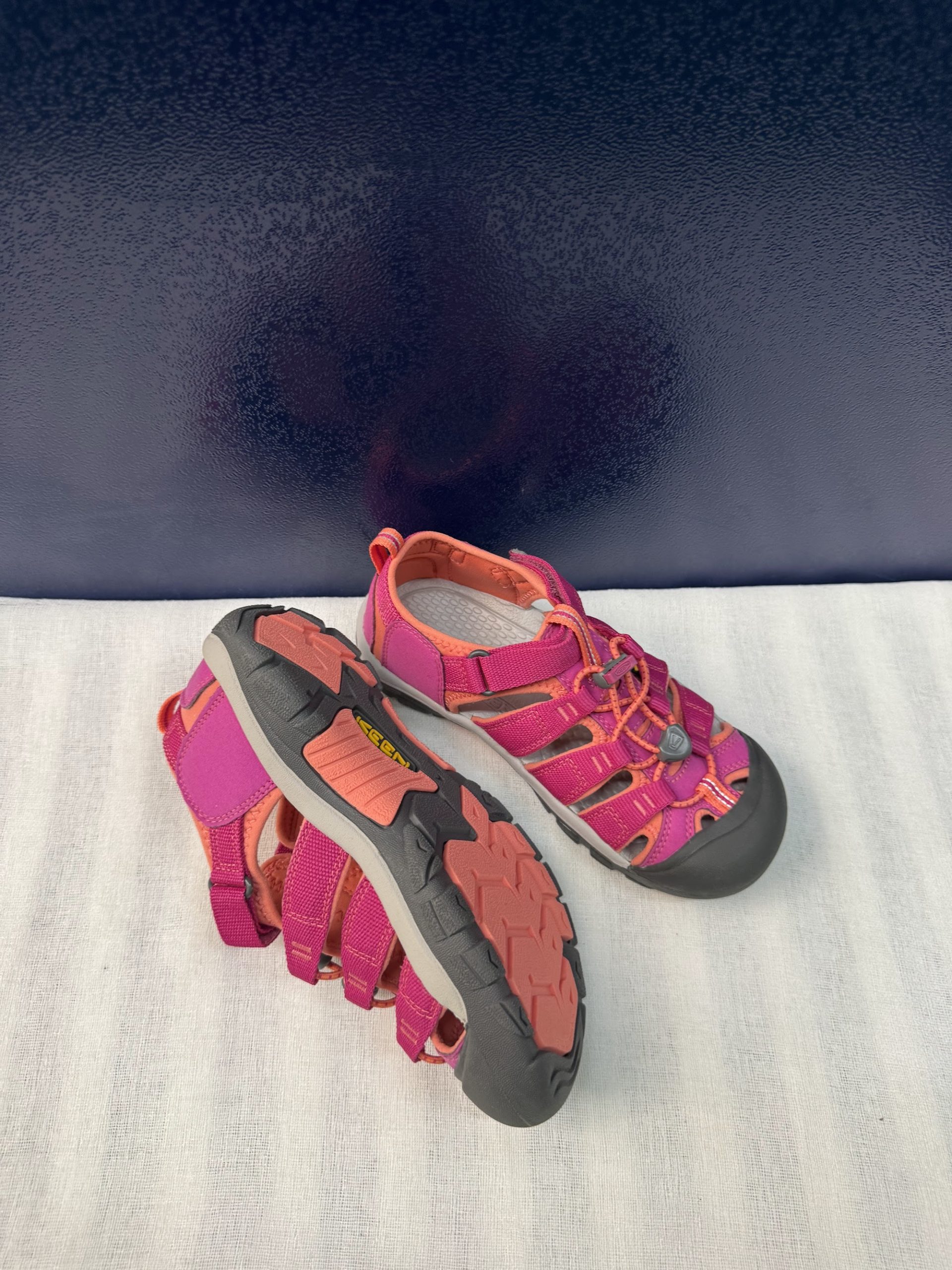 Sandalias Keen Newport H2 – Coral/fucsia, talla 37, nuevas image 2