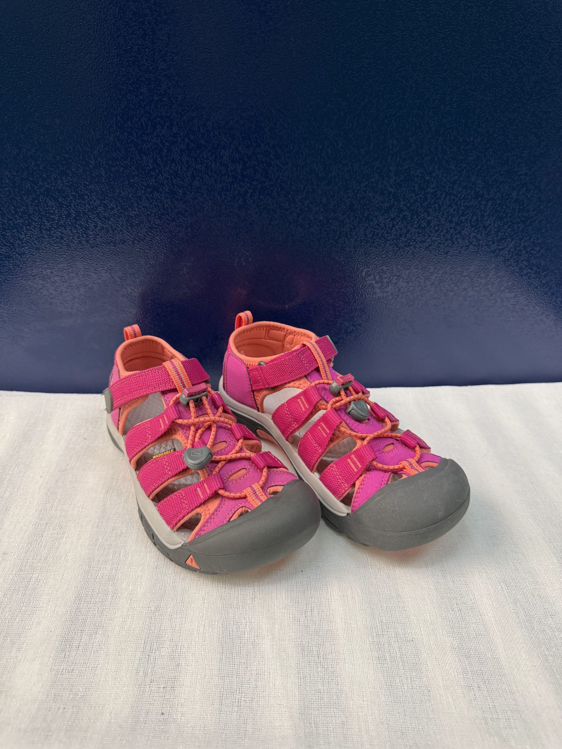 Sandalias Keen Newport H2 – Coral/fucsia, talla 37, nuevas (2ª ud.)