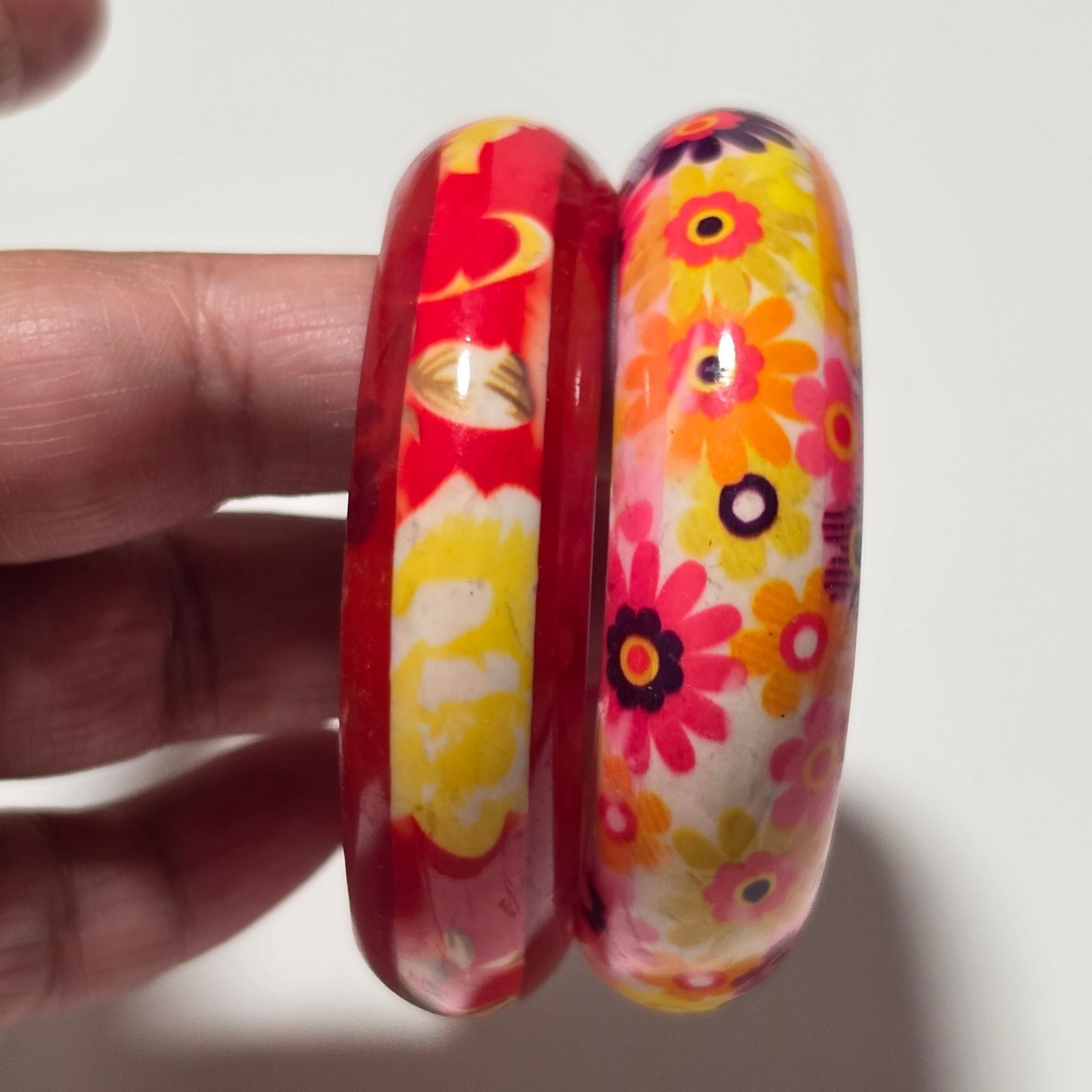 Vintage Floral Pattern Resin Bangles image 2