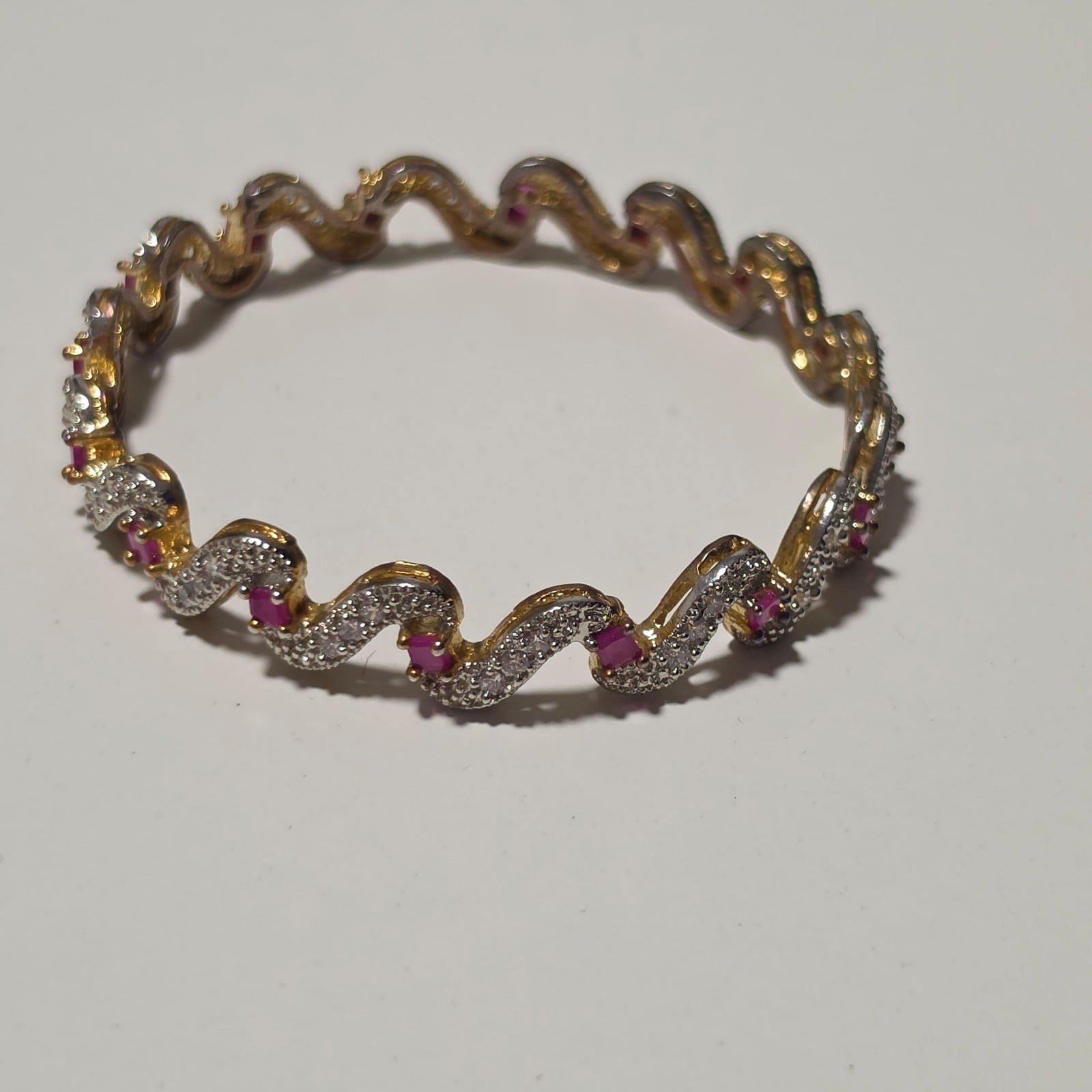 Costume Gold Tone pink & White Crystal Wavy Bracelet