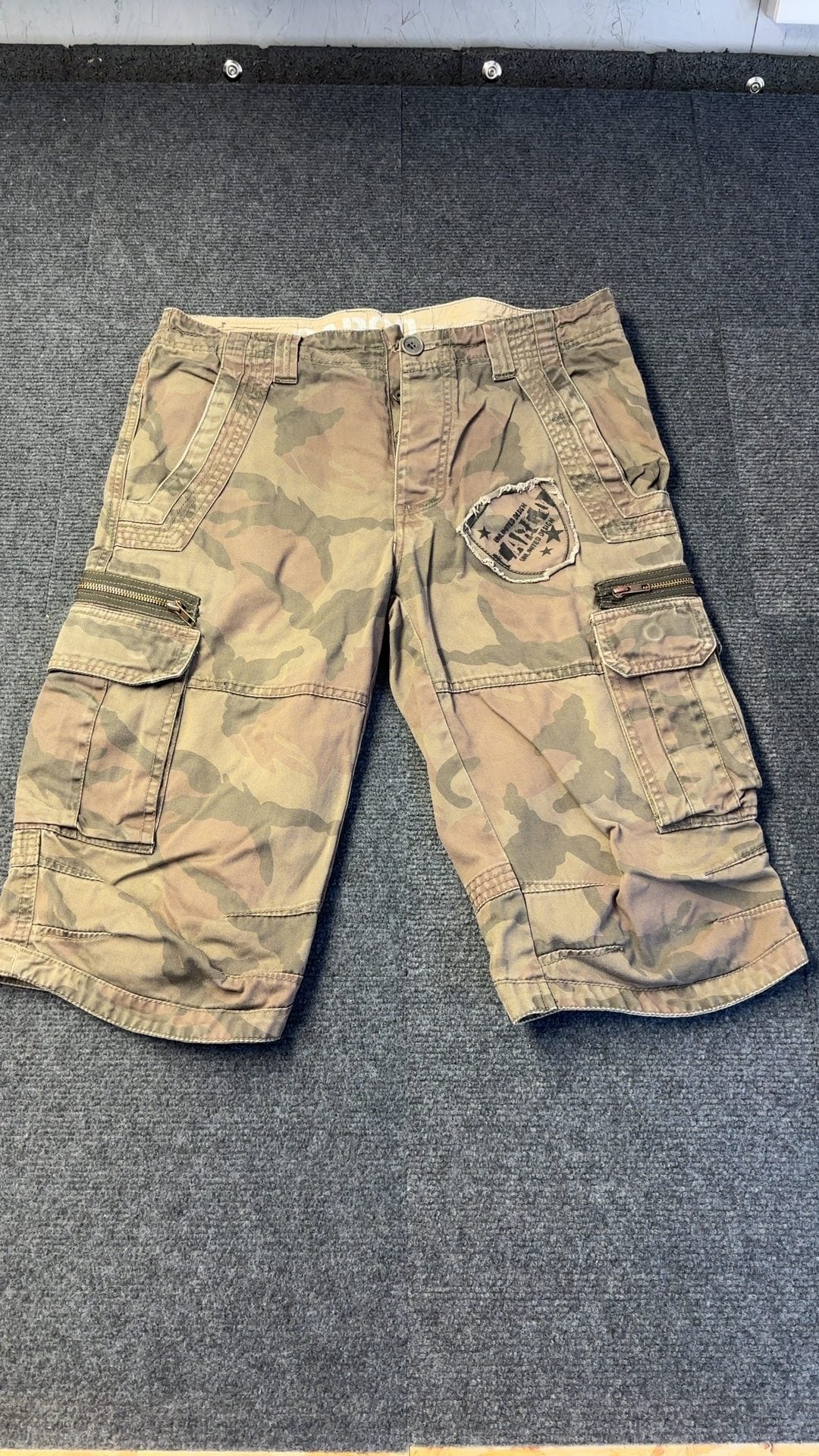 Cargo Camouflage Print Cargo Shorts Size 40 Brown & Beige