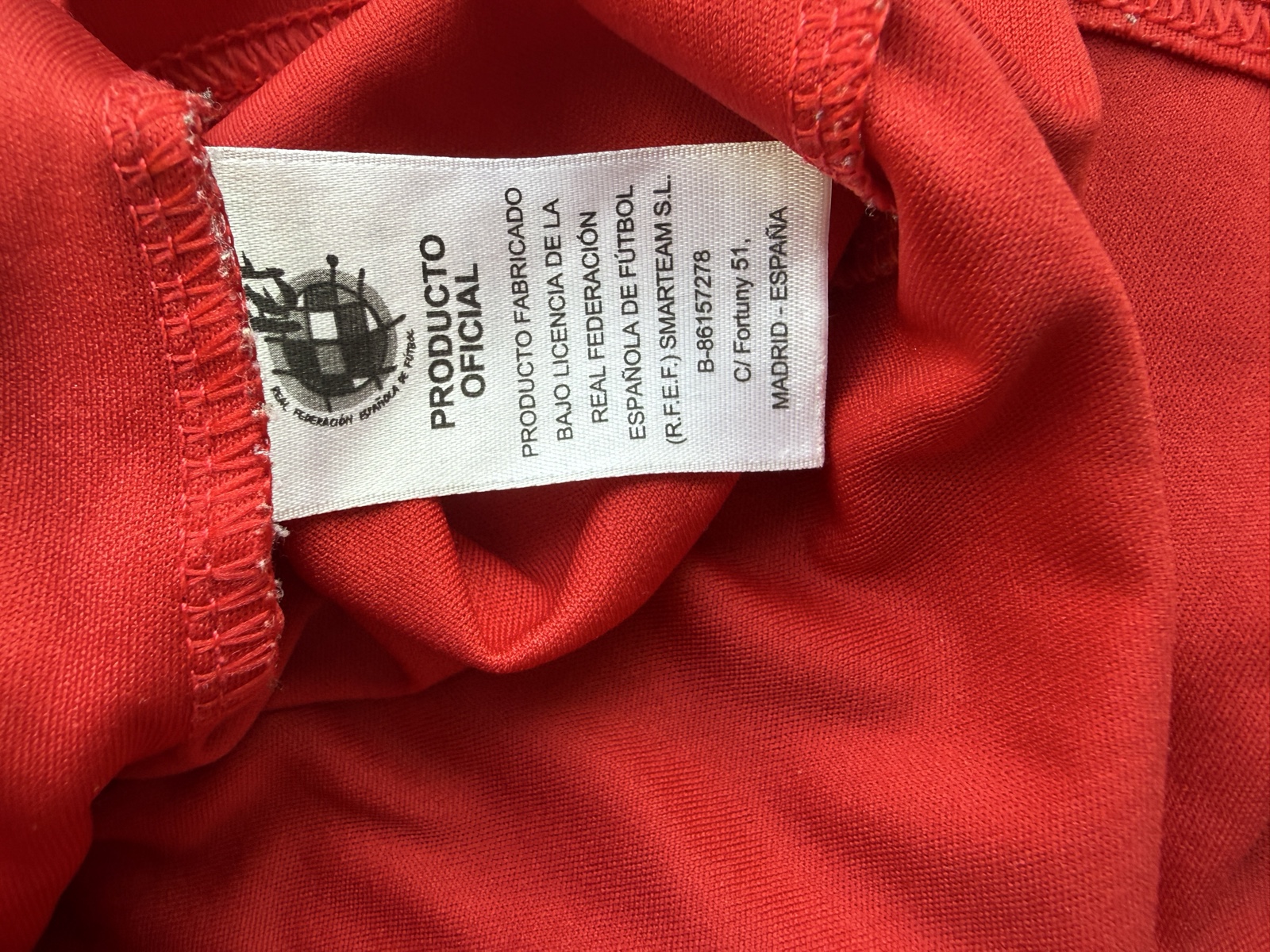 Spain Red Football Shirt Medium FEF Crest image 6