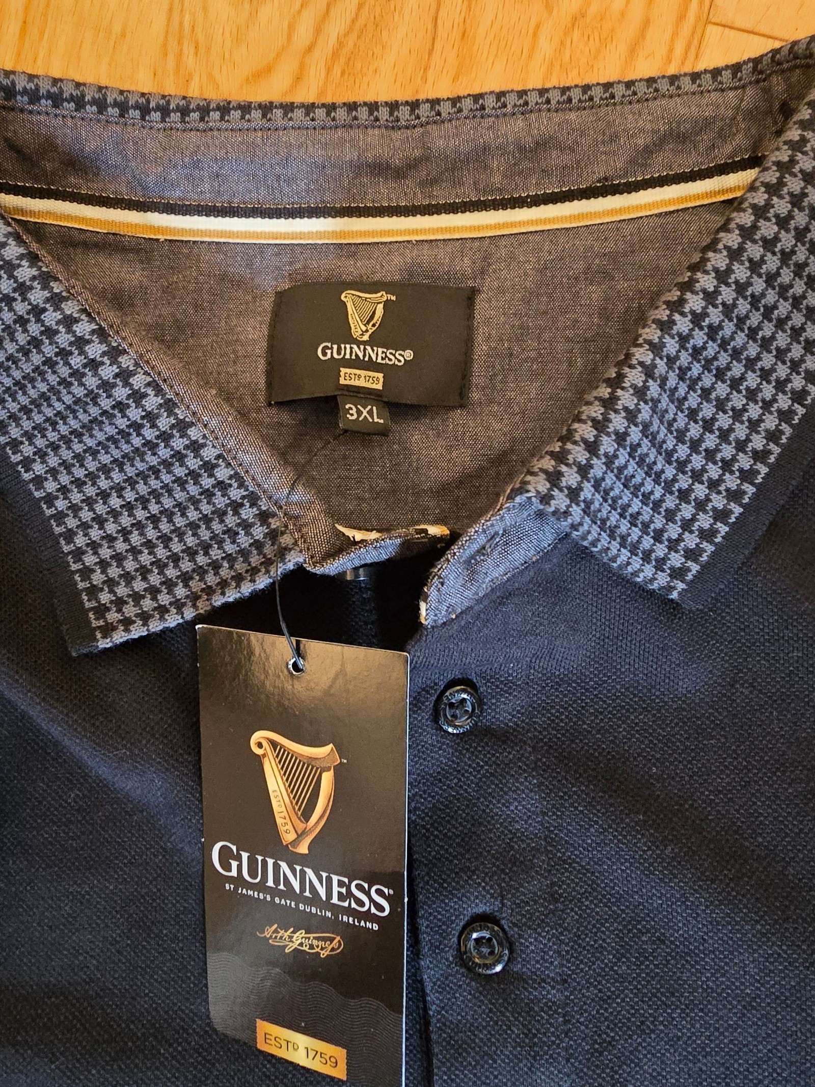 BNWT Guinness Black Polo Shirt 3XL Houndstooth Collar & Sleeve Detail image 3
