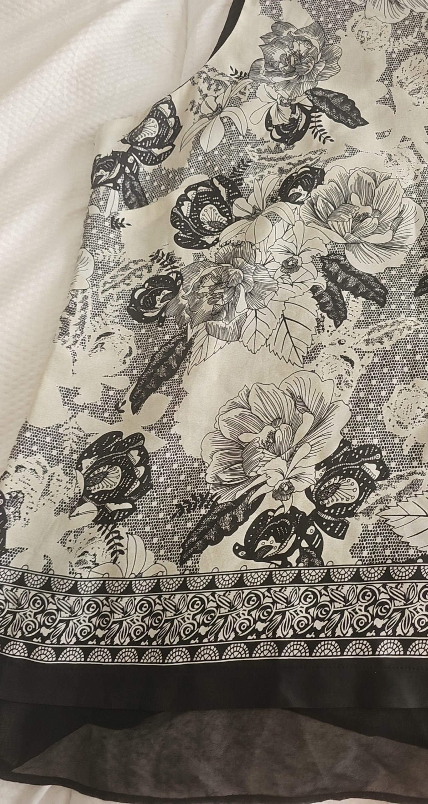 Rose & Olive Black & White Sleeveless Top 3X Floral Pattern image 2