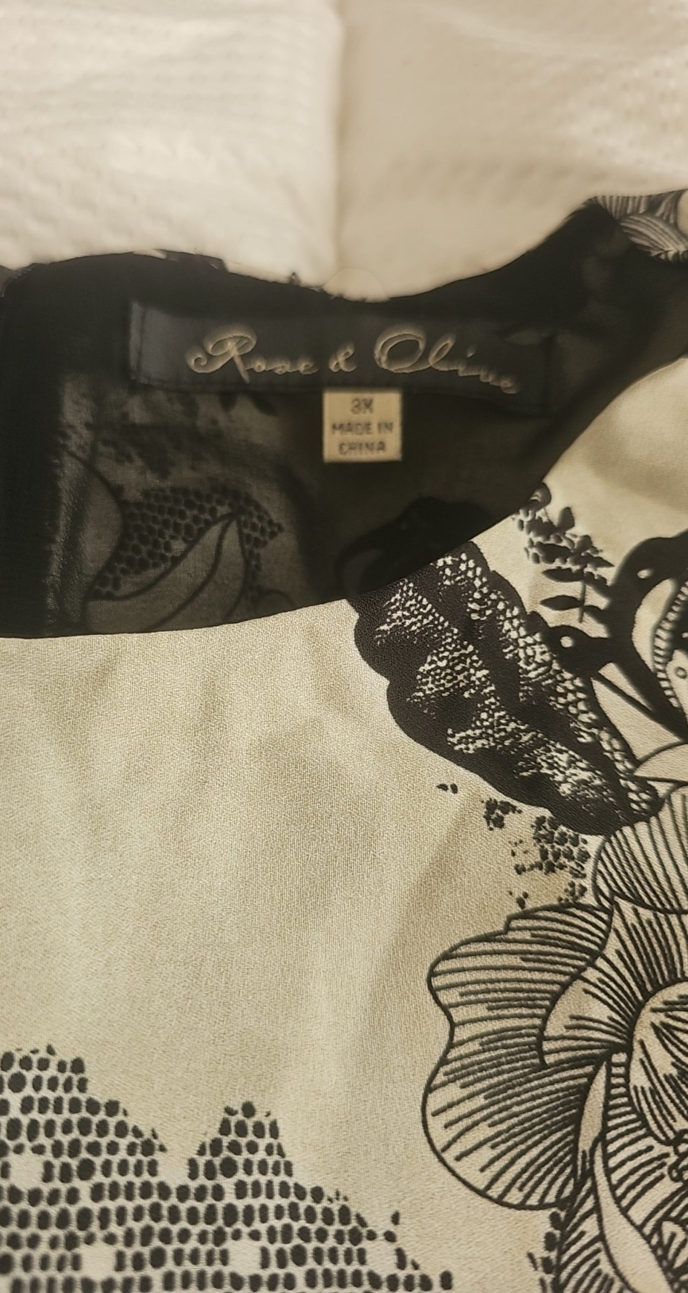 Rose & Olive Black & White Sleeveless Top 3X Floral Pattern image 3