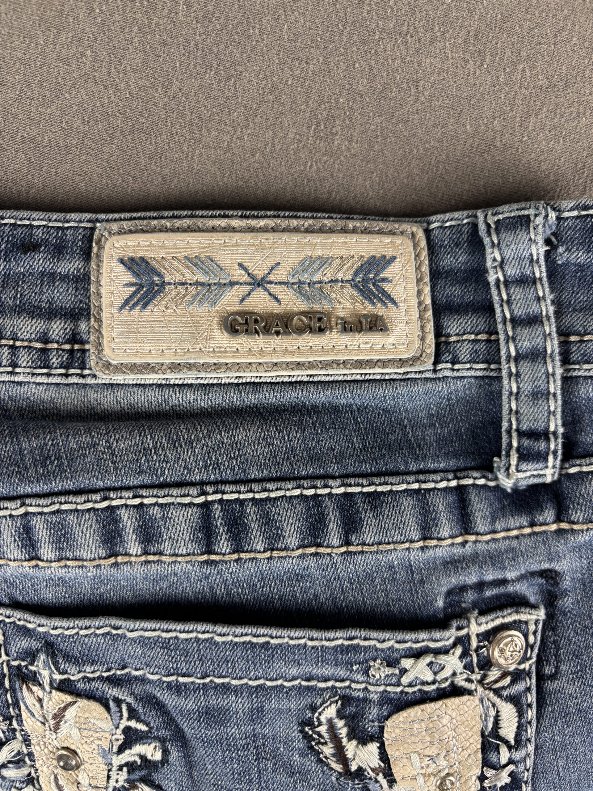 Grace in LA Bootcut Jeans | Medium Blue Wash | W32 image 5