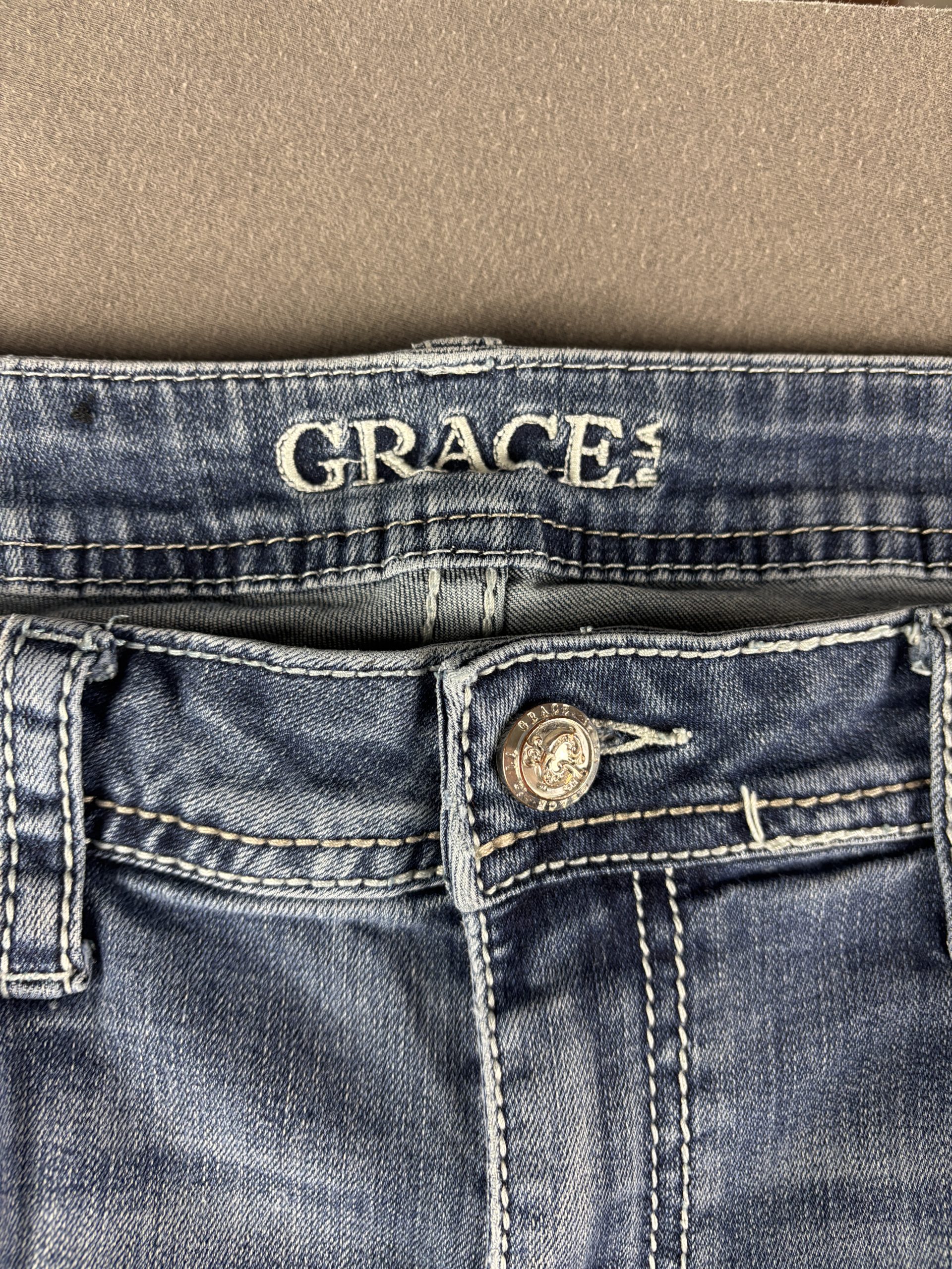 Grace in LA Bootcut Jeans | Medium Blue Wash | W32 image 4