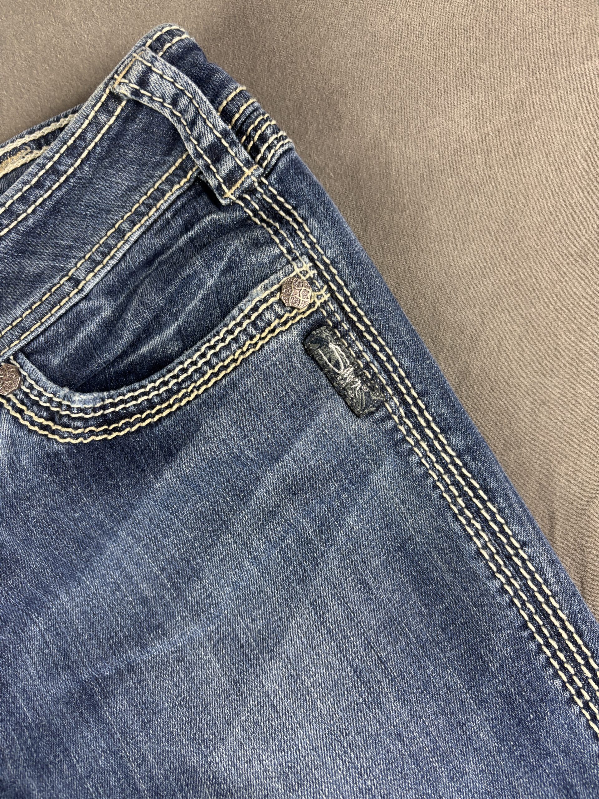 Silver Jeans Suki 17" Surplus | Blau | W33 image 5