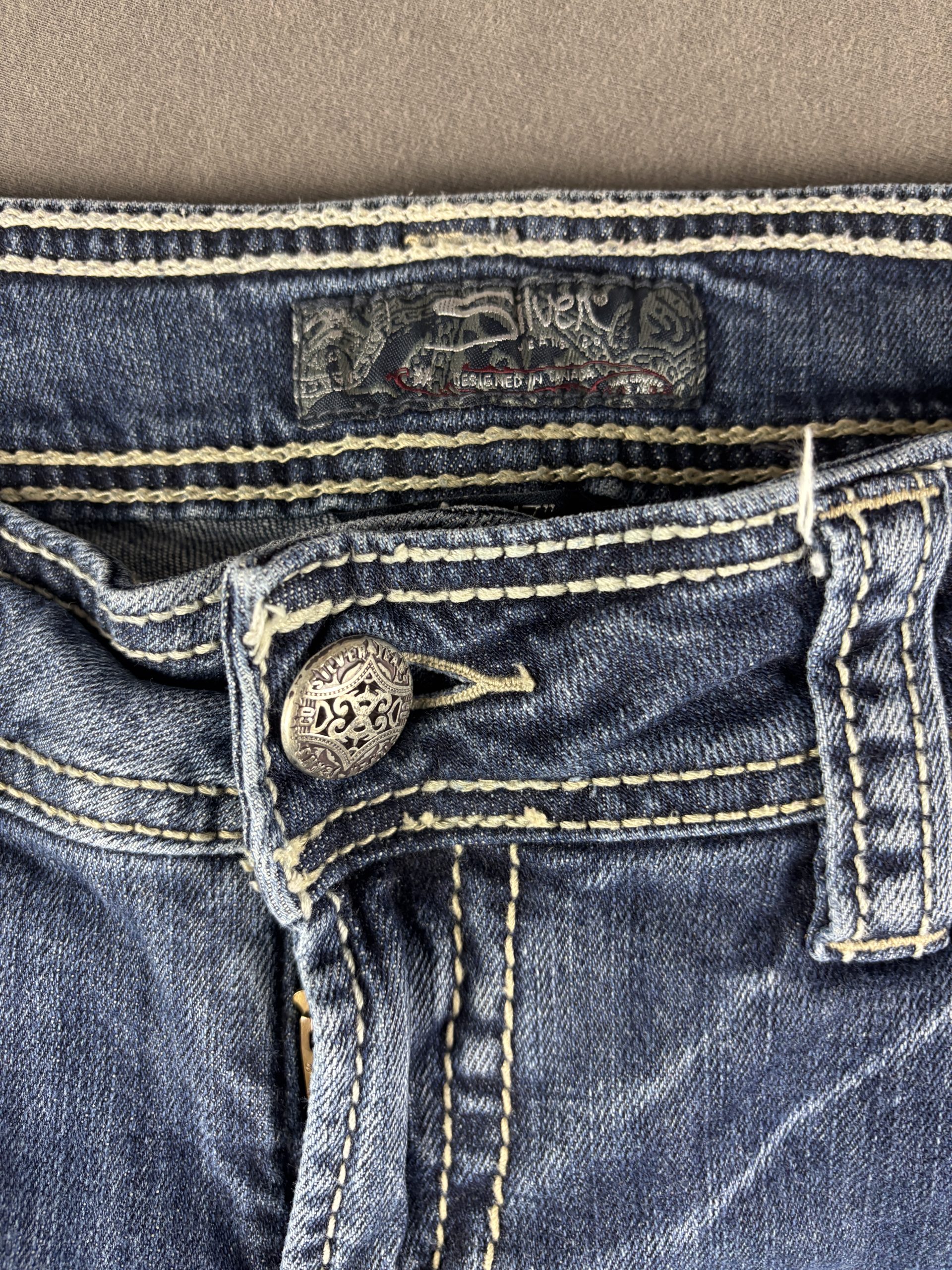 Silver Jeans Suki 17" Surplus | Blau | W33 image 6