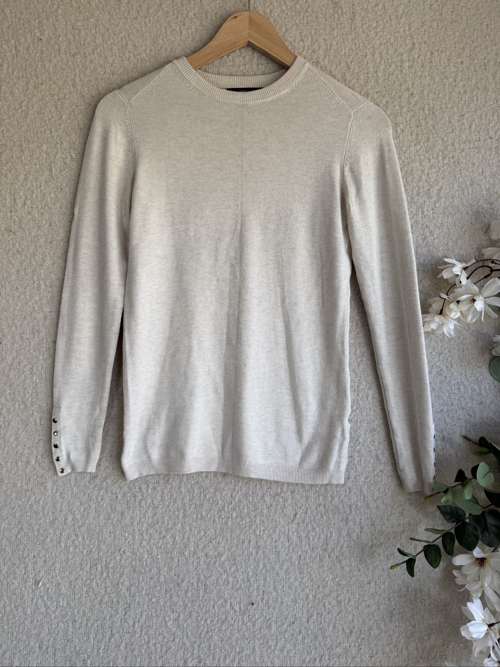 Zara Cream Knit Long Sleeve Sweater Small Button Detail Stylish Elegant