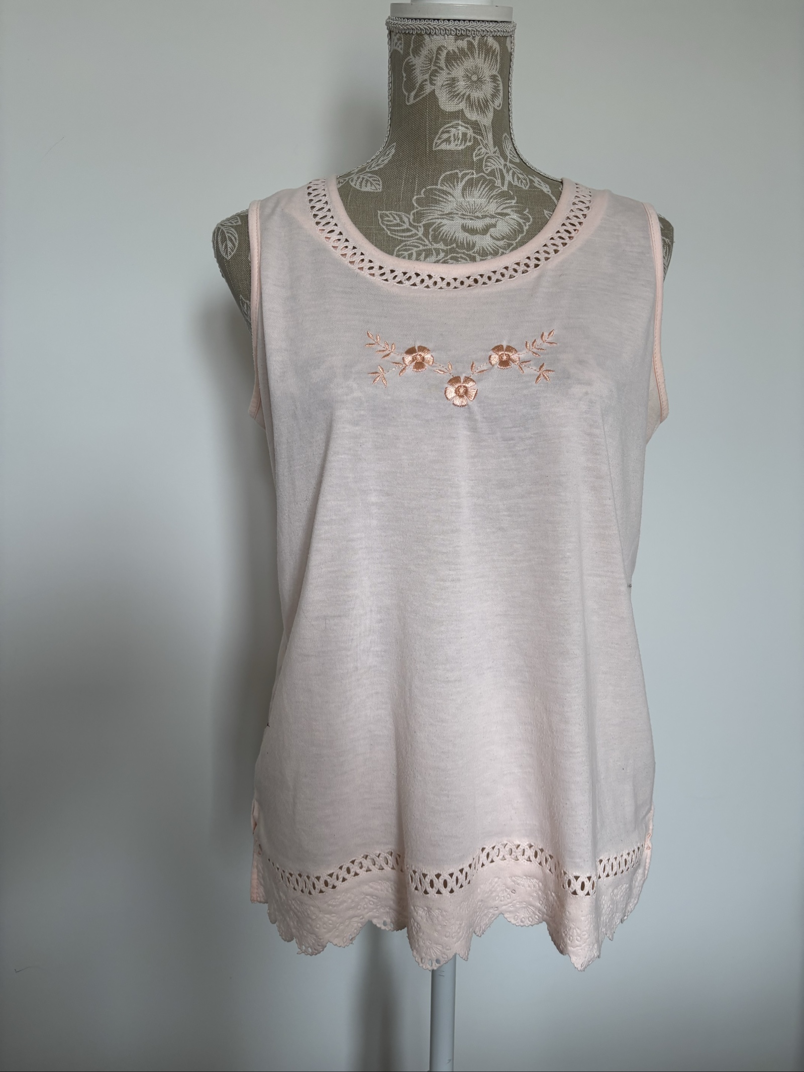 Pink Sleeveless Top Medium Floral Embroidered & Cutwork Detail 135
