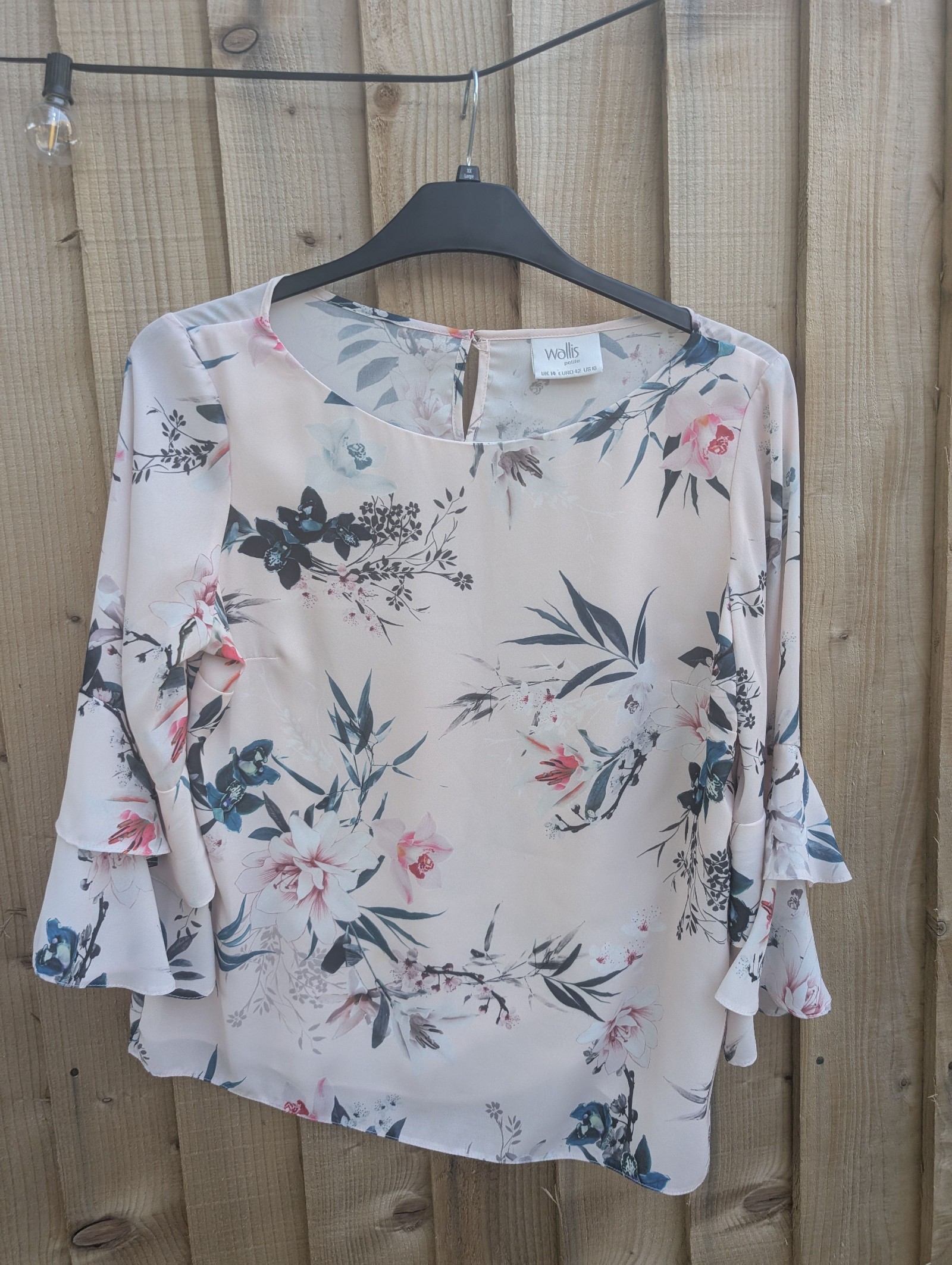 Wallis Pink Floral Petite Top UK 14 Ruffle Sleeves