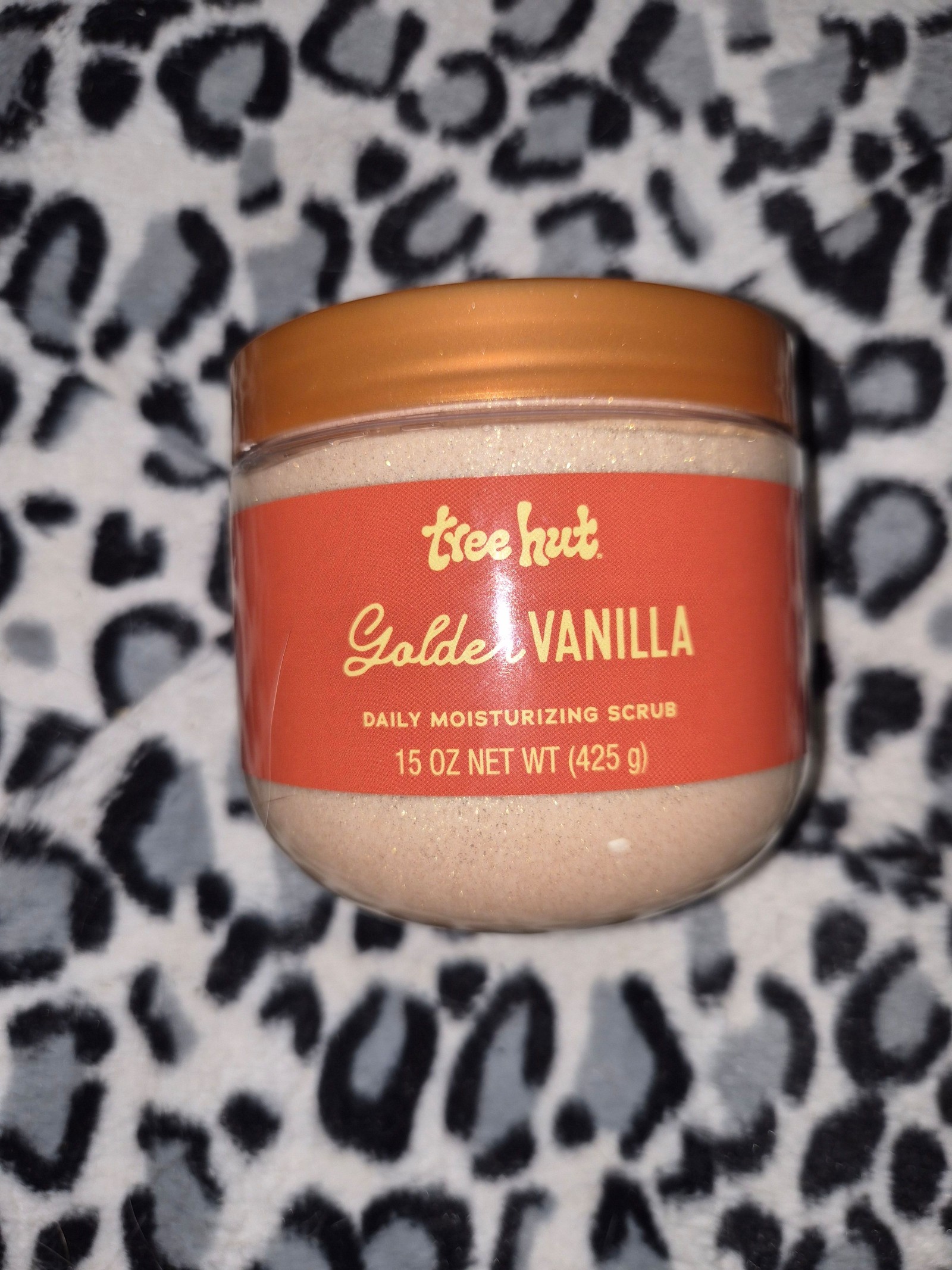 Tree Hut Golden Vanilla Daily Moisturizing Scrub 15 OZ