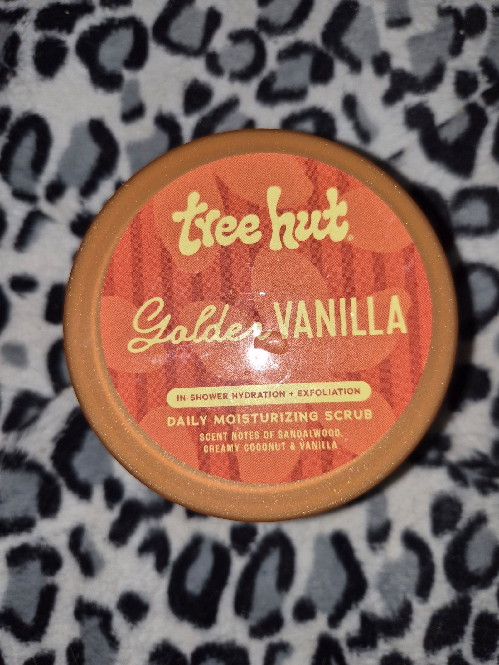 Tree Hut Golden Vanilla Daily Moisturizing Scrub 15 OZ image 2