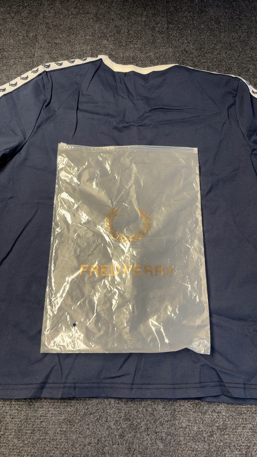 Fred Perry Navy & White Logo Tape Sleeve T-Shirt XL Brand New with tags image 7