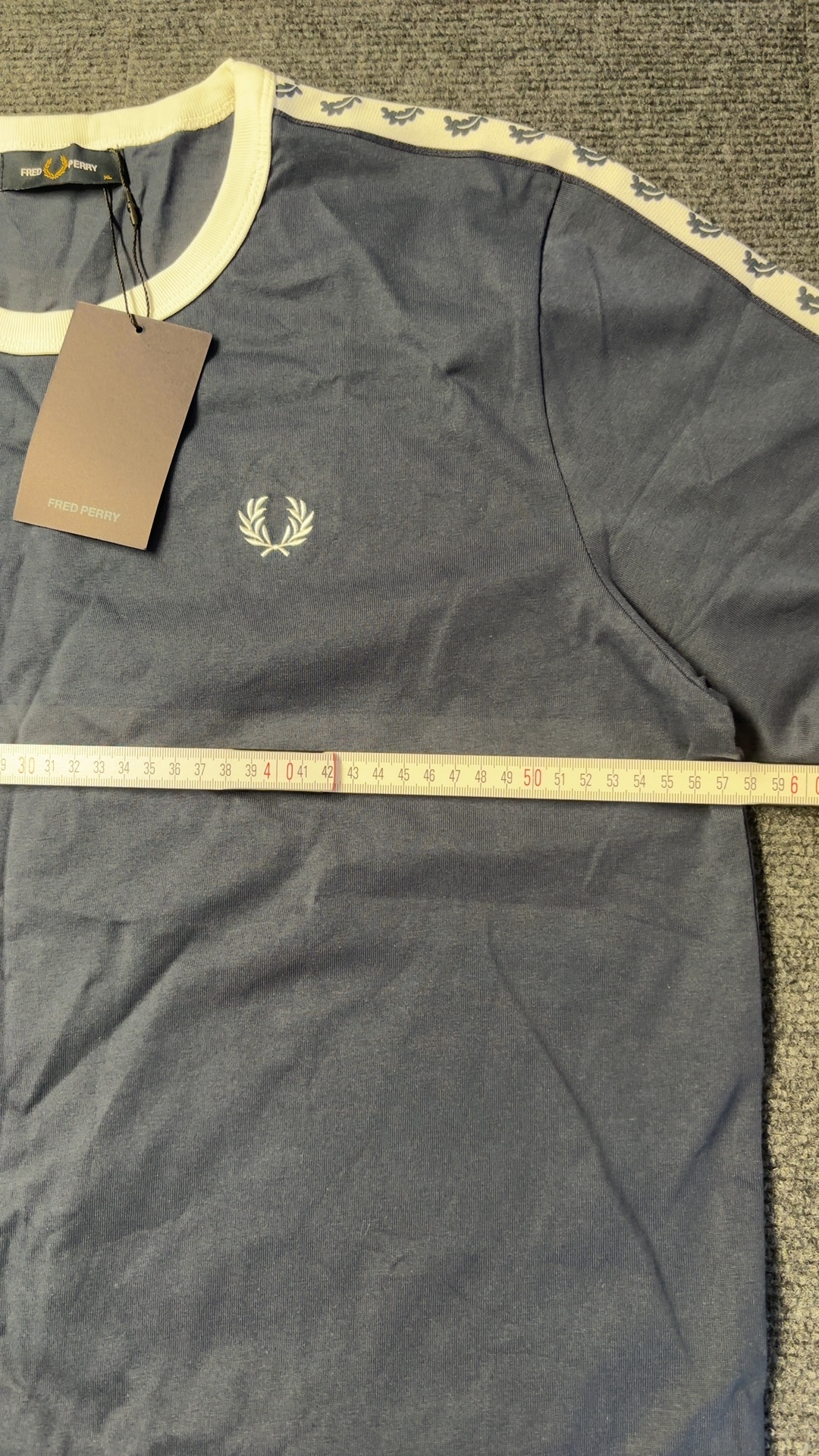 Fred Perry Navy & White Logo Tape Sleeve T-Shirt XL Brand New with tags image 4