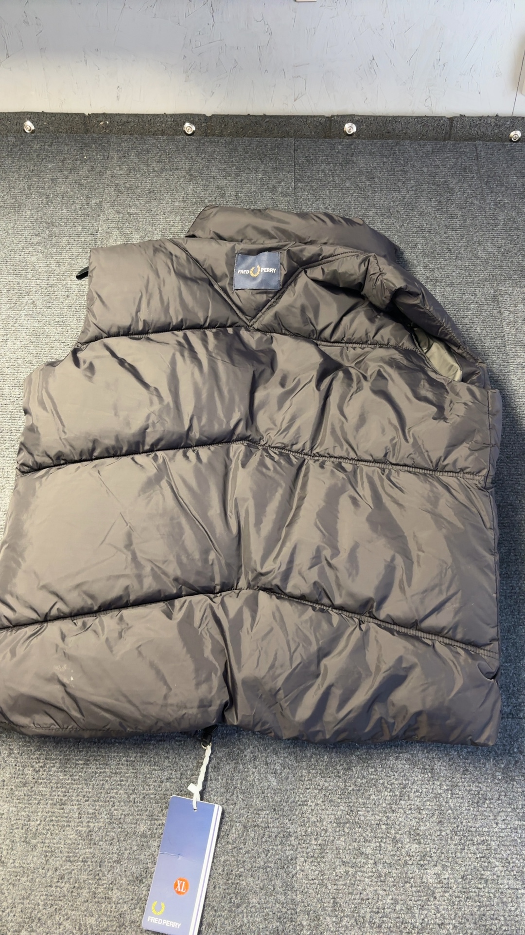 Fred Perry Black Puffer Gilet XL Padded Sleeveless Jacket brand new with tags image 2