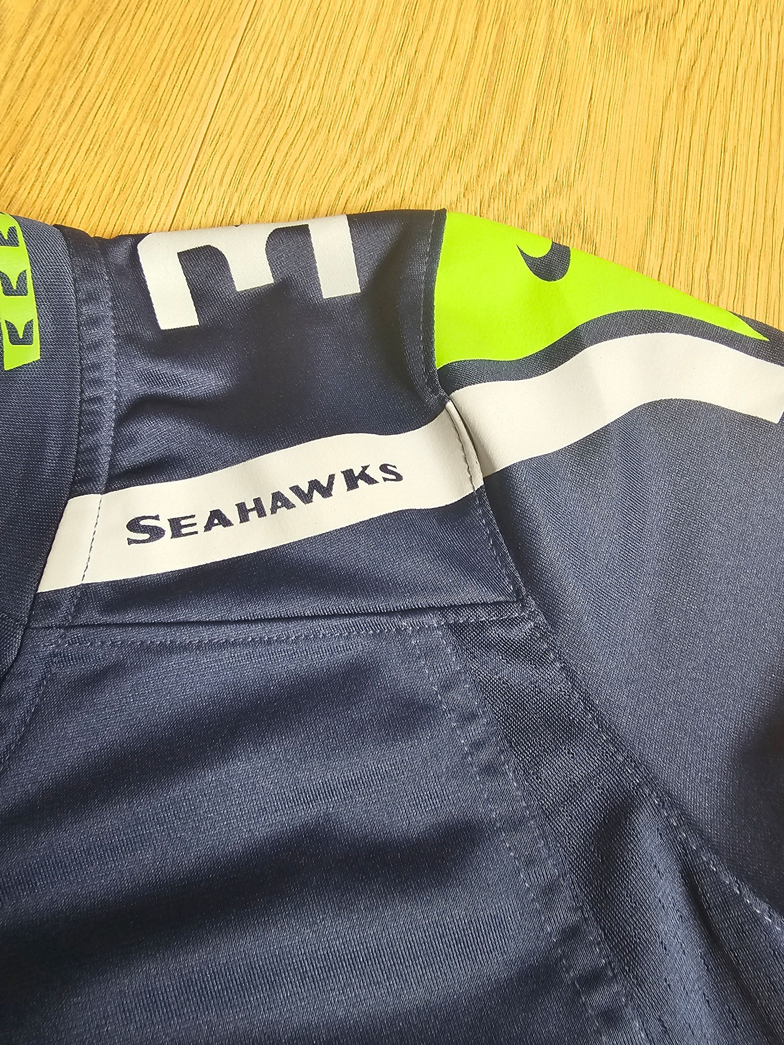 Nike Womens Navy & Lime Seahawks Russell Wilson NFL Jersey Small On Field Bundle image 4