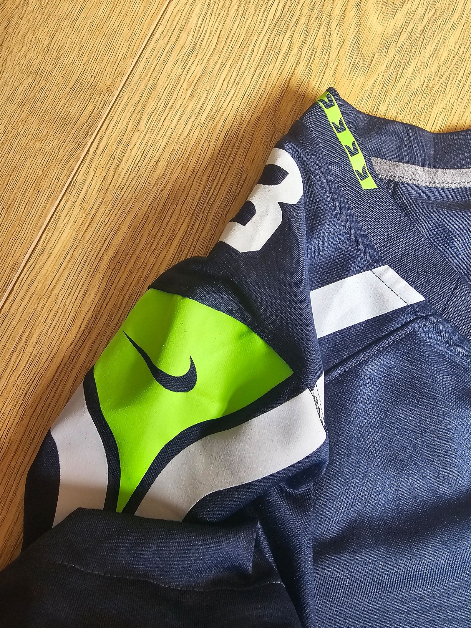 Nike Navy & Green Seahawks NFL On Field Jersey Womens Large Russell Wilson image 6