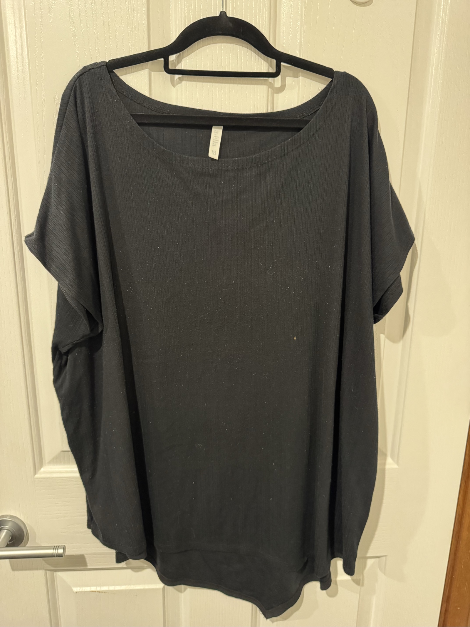 Avella Black Loose Fit Top Size 18 Women